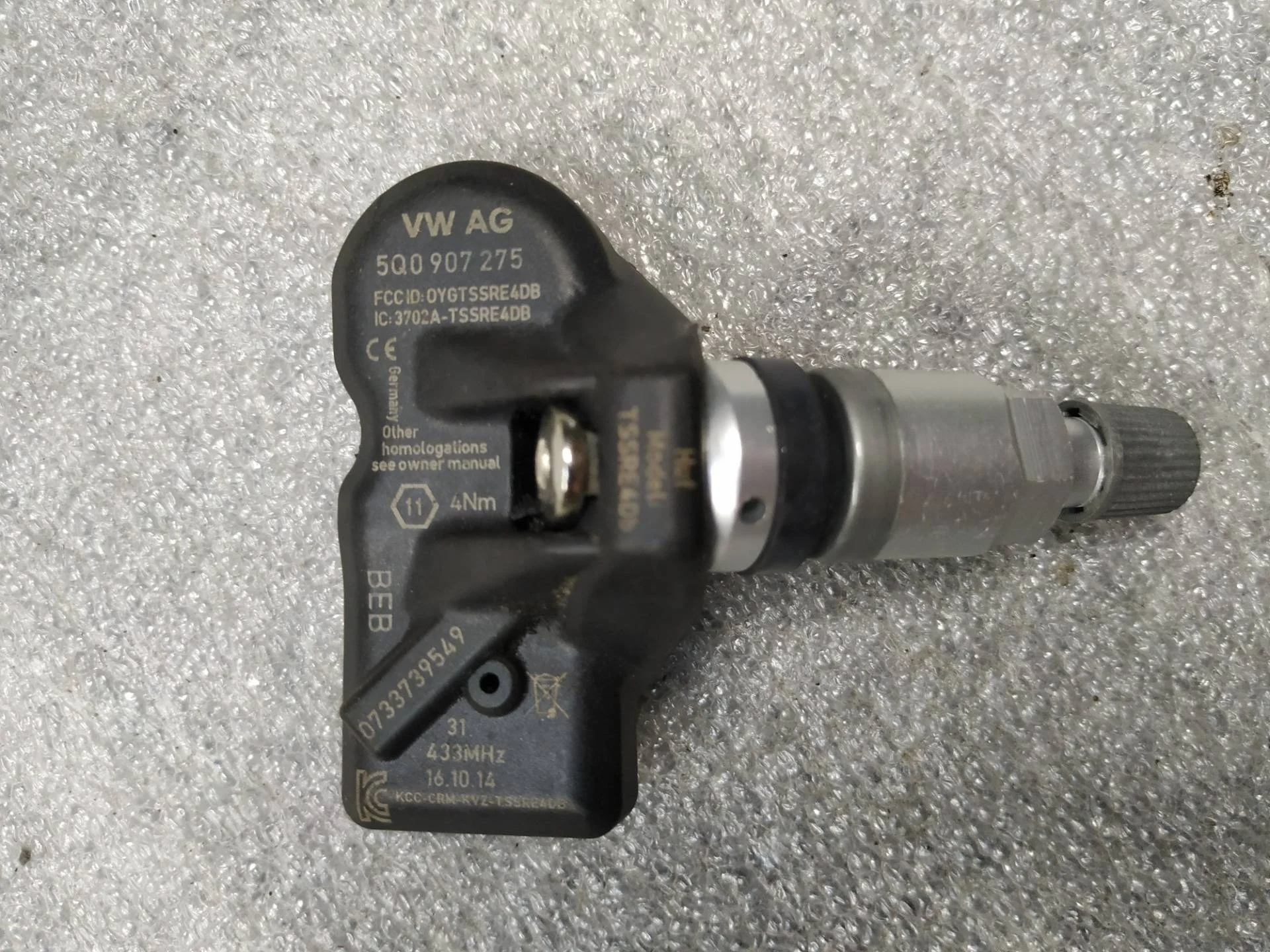 датчик давления в шине Volkswagen Touareg 2 7P6 2015