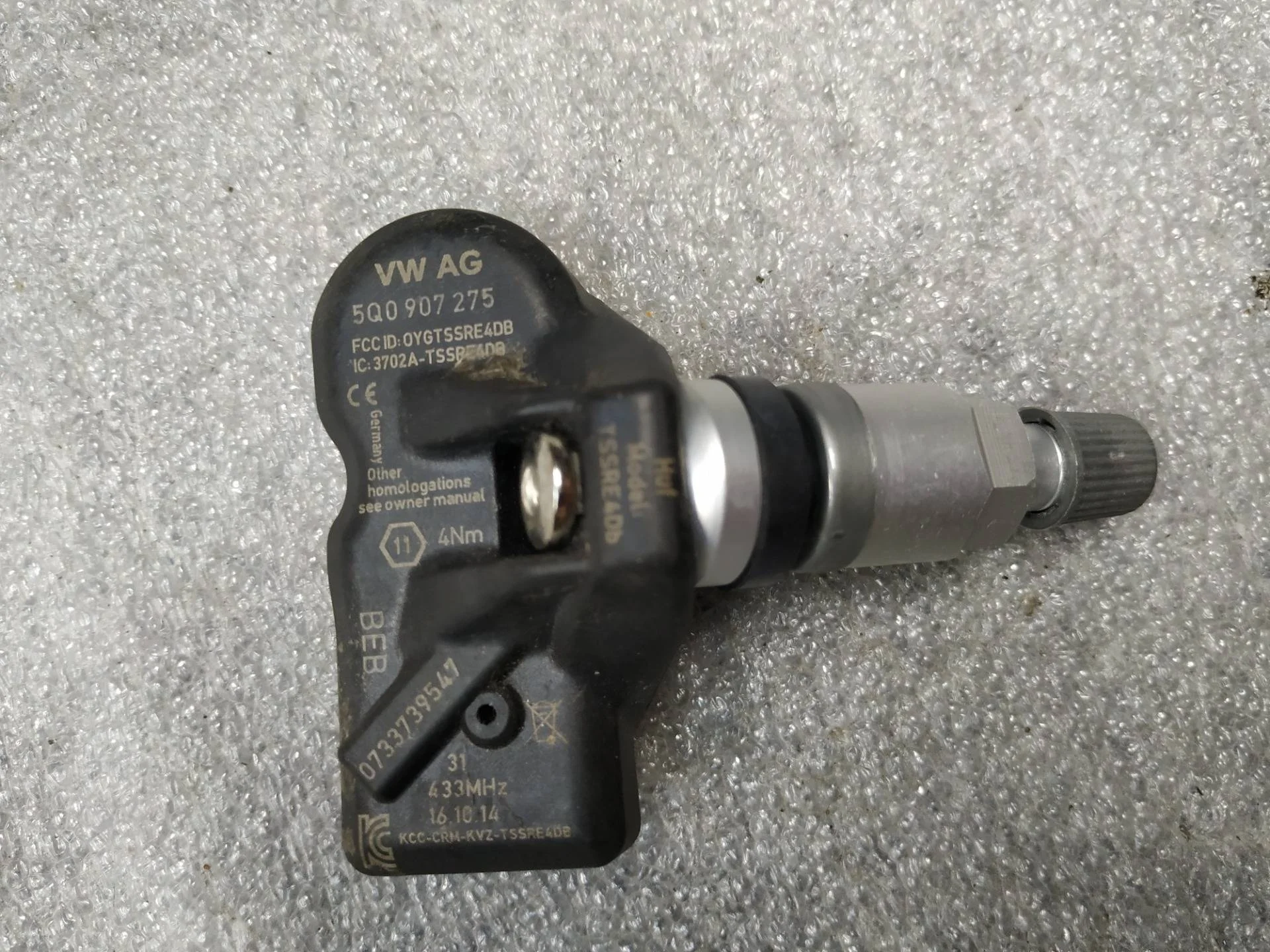 датчик давления в шине Volkswagen Touareg 2 7P6 2015