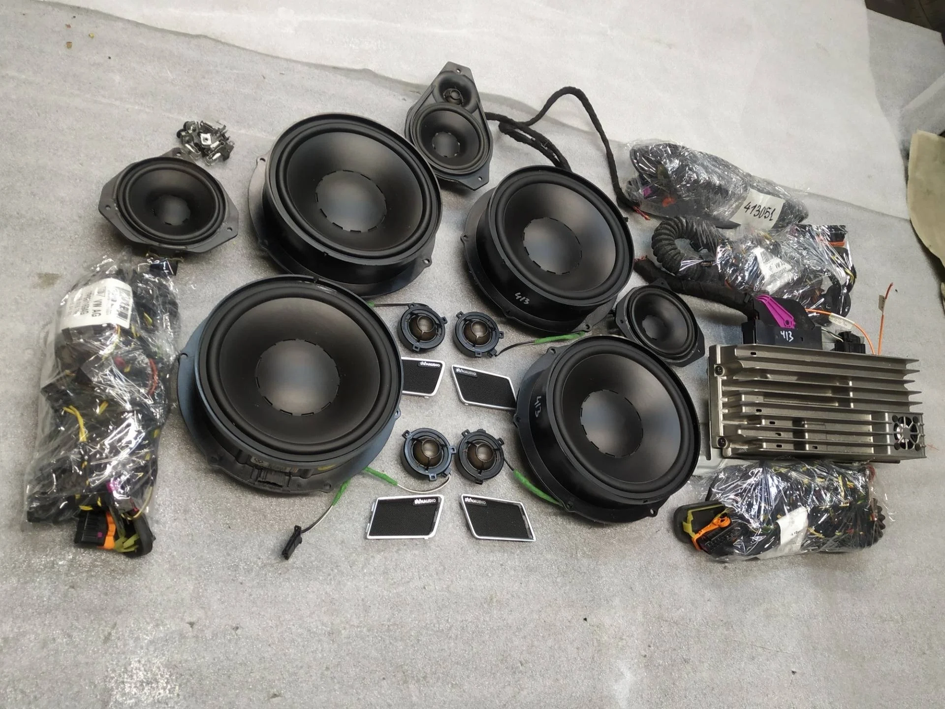 комплект акустики Volkswagen Touareg 7P6 2011