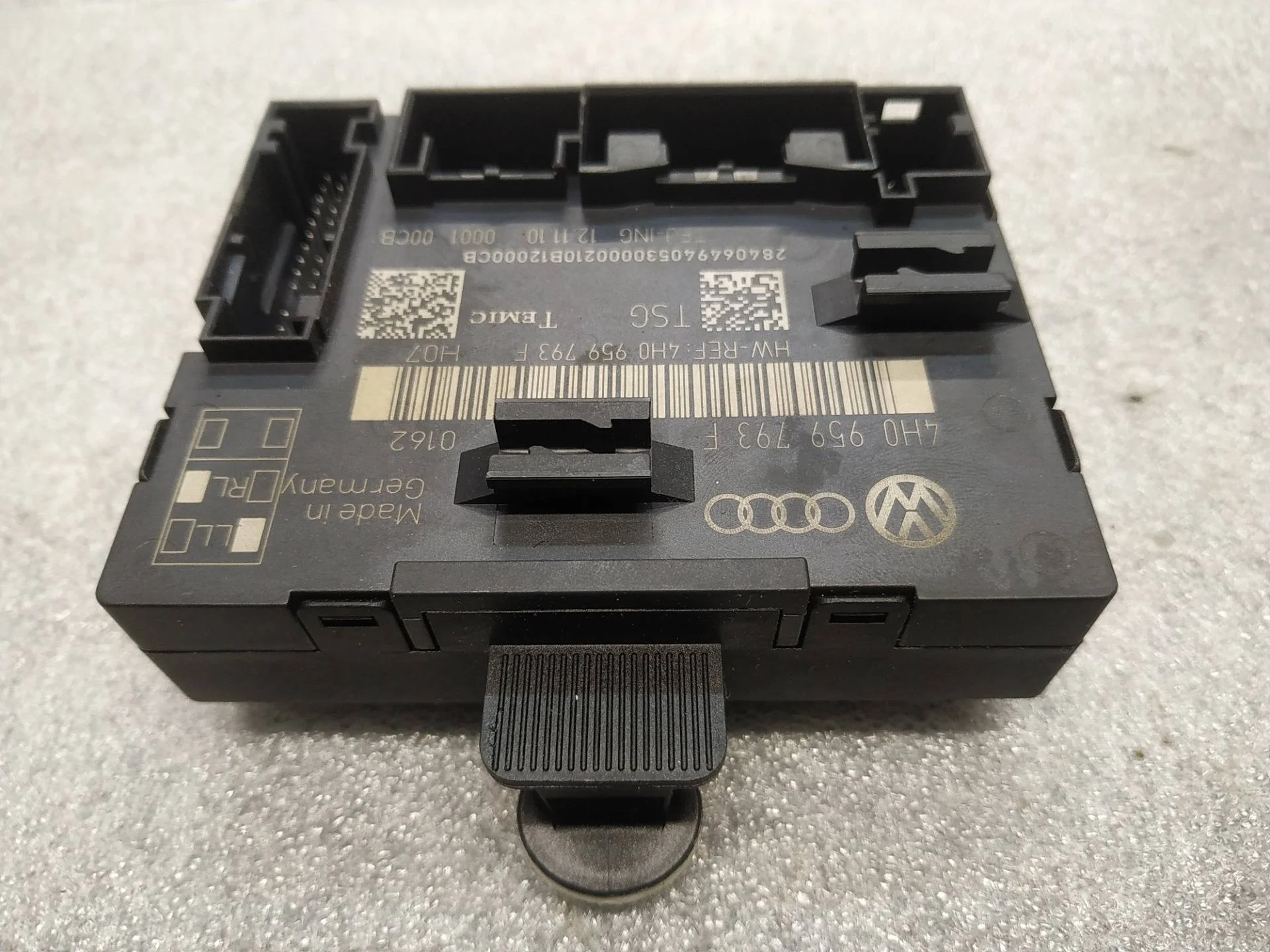 модуль управления двери передней левой Volkswagen Touareg 7P6 2011