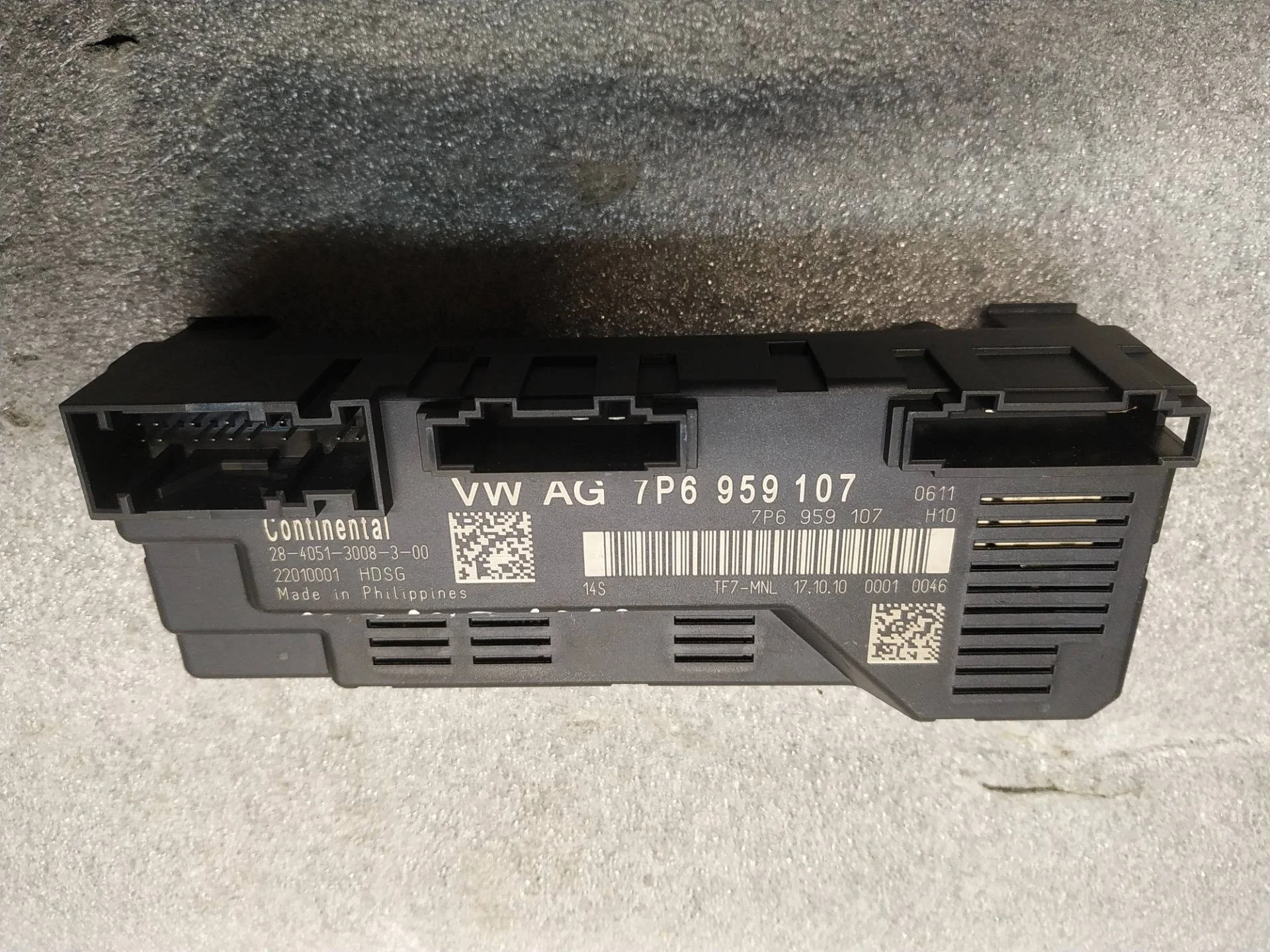 блок управления крышкой багажника Volkswagen Touareg 2 7P6 2011