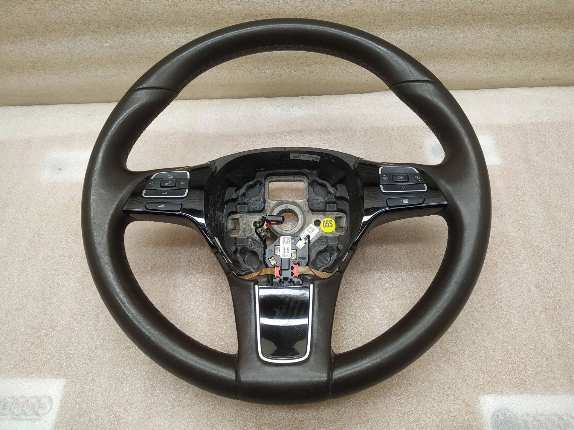 руль Volkswagen Touareg 7P6 2011