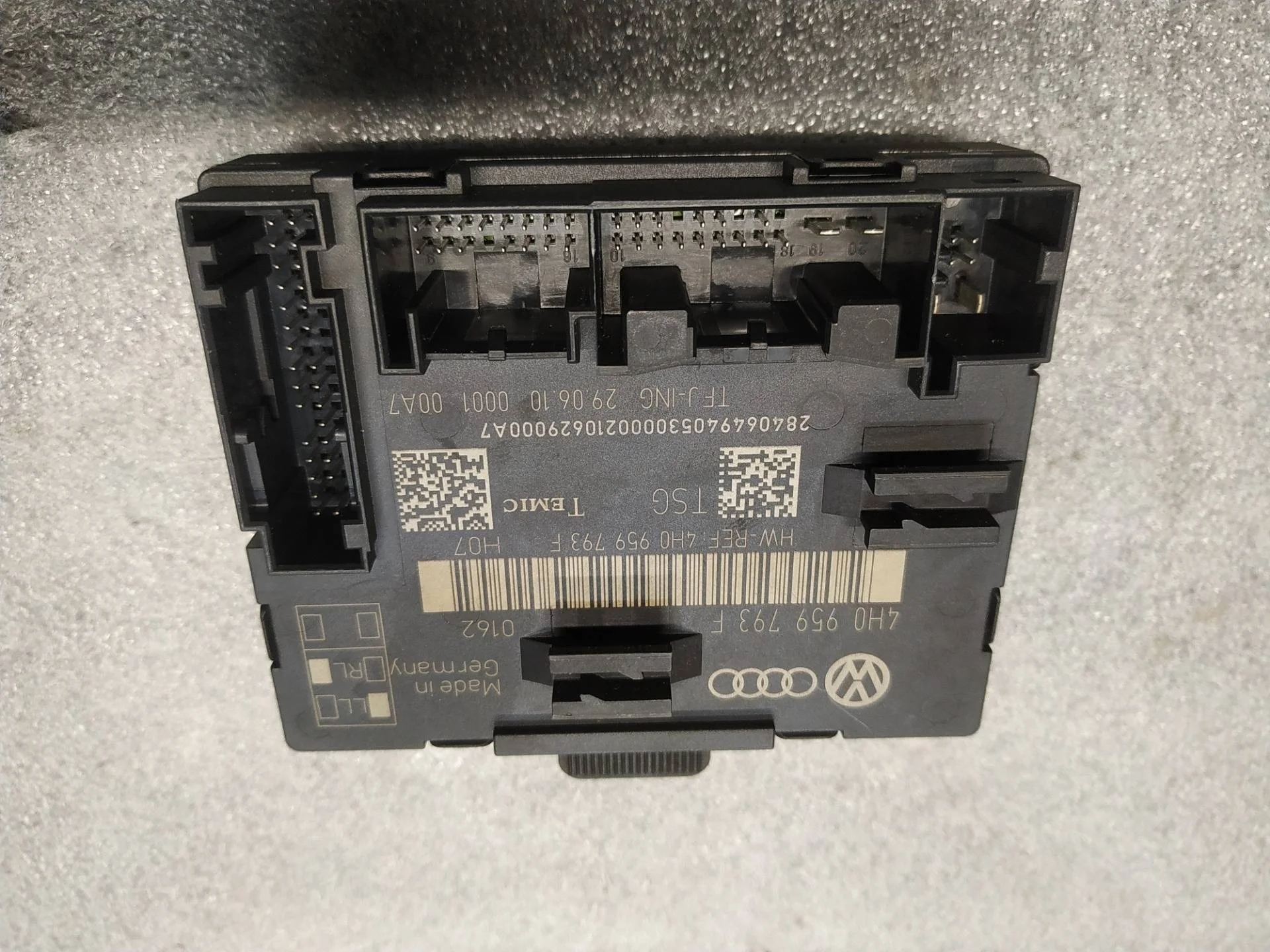 модуль управления двери передней левой Volkswagen Touareg 7P6 2011