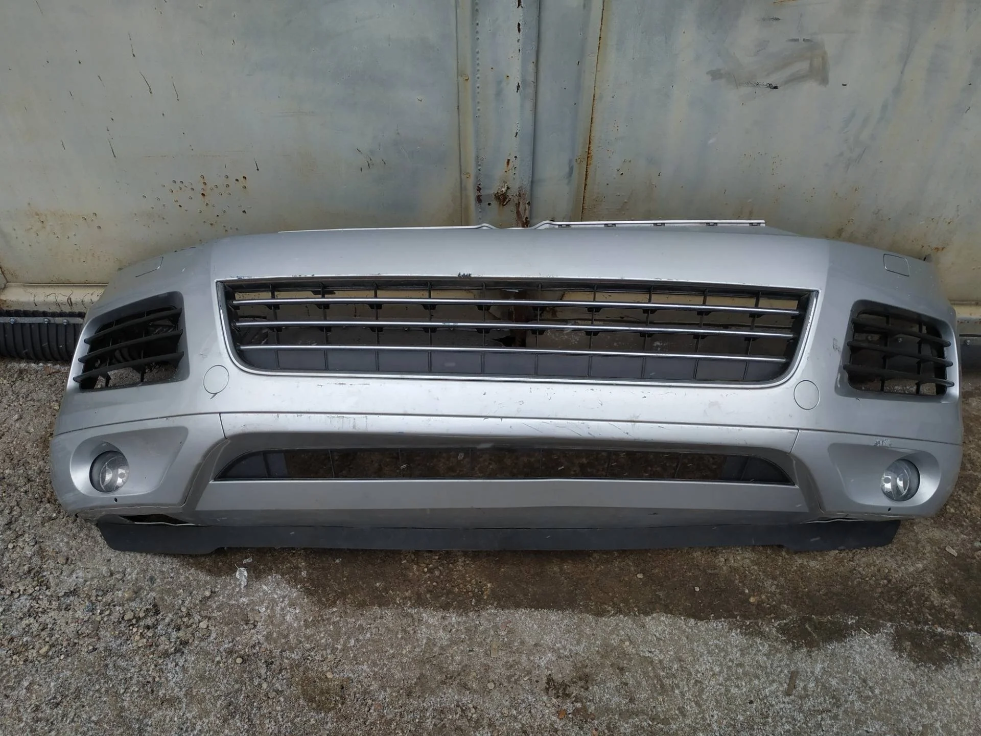 бампер передний Volkswagen Touareg 7P6 2012