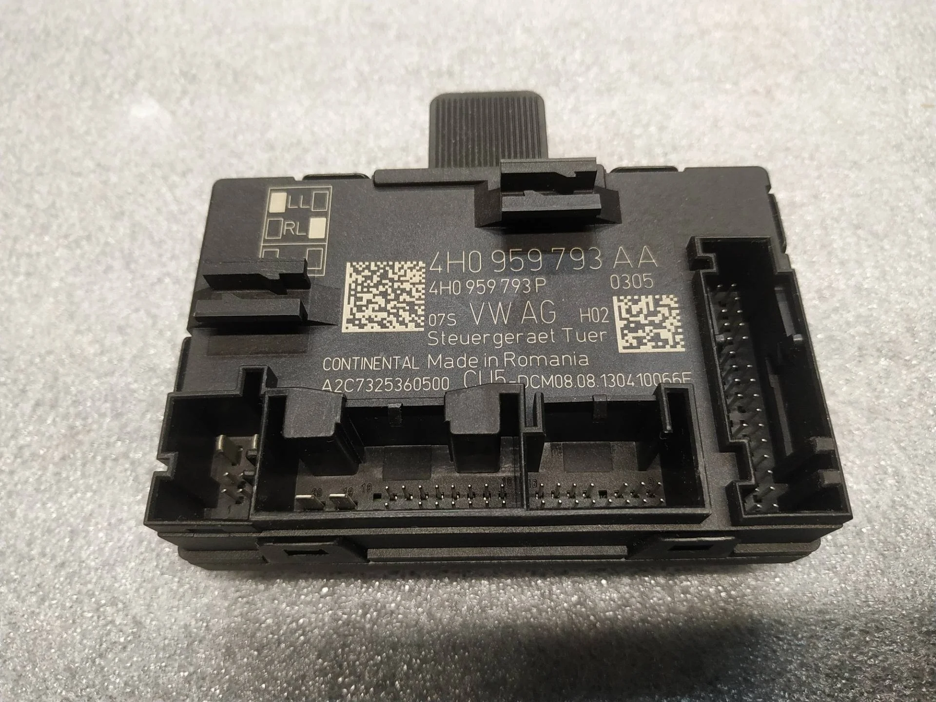 модуль управления двери передней левой Volkswagen Touareg 2 7P6 2014