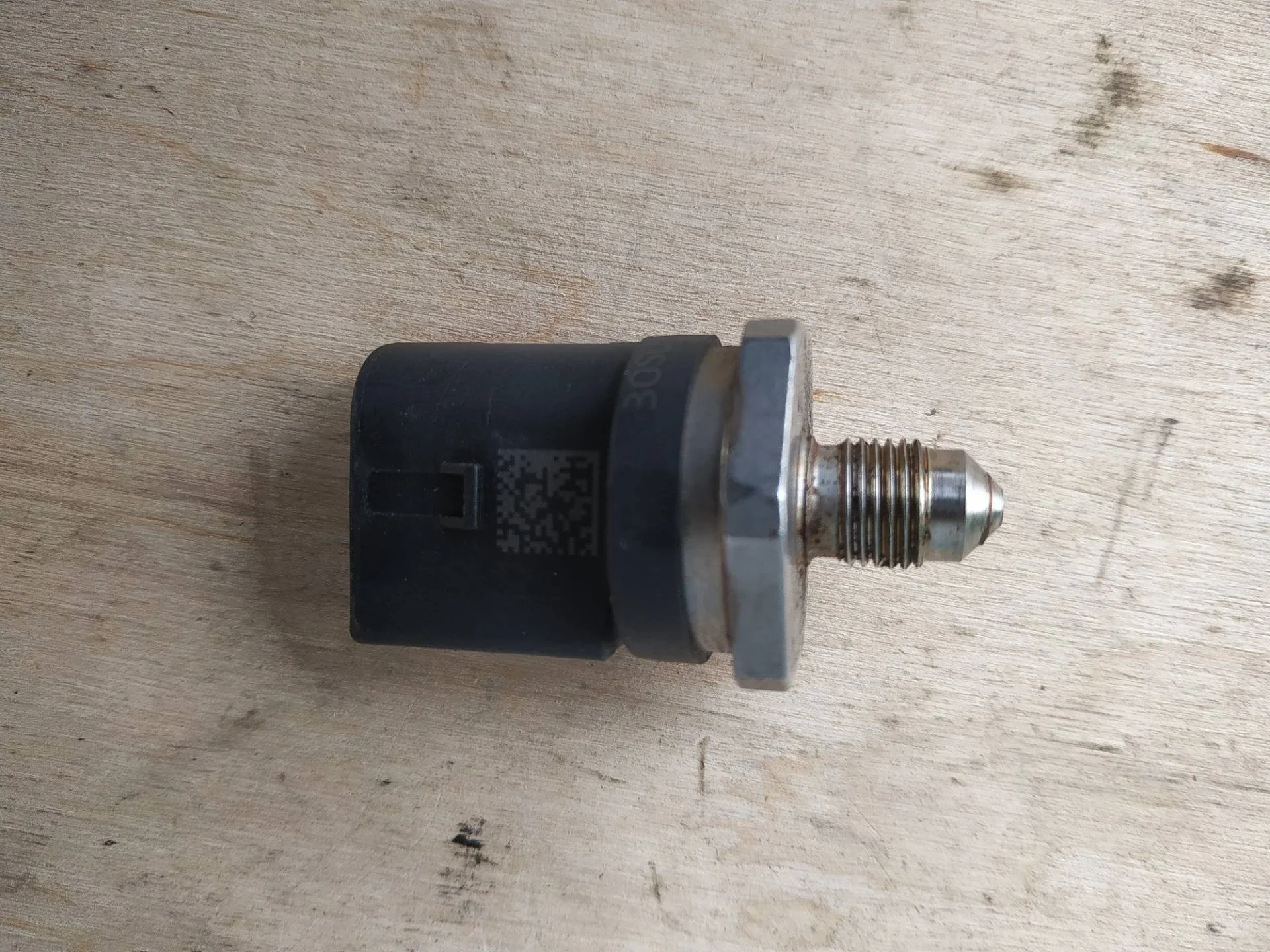 датчик давления топлива Volkswagen Touareg 2 7P6 2015