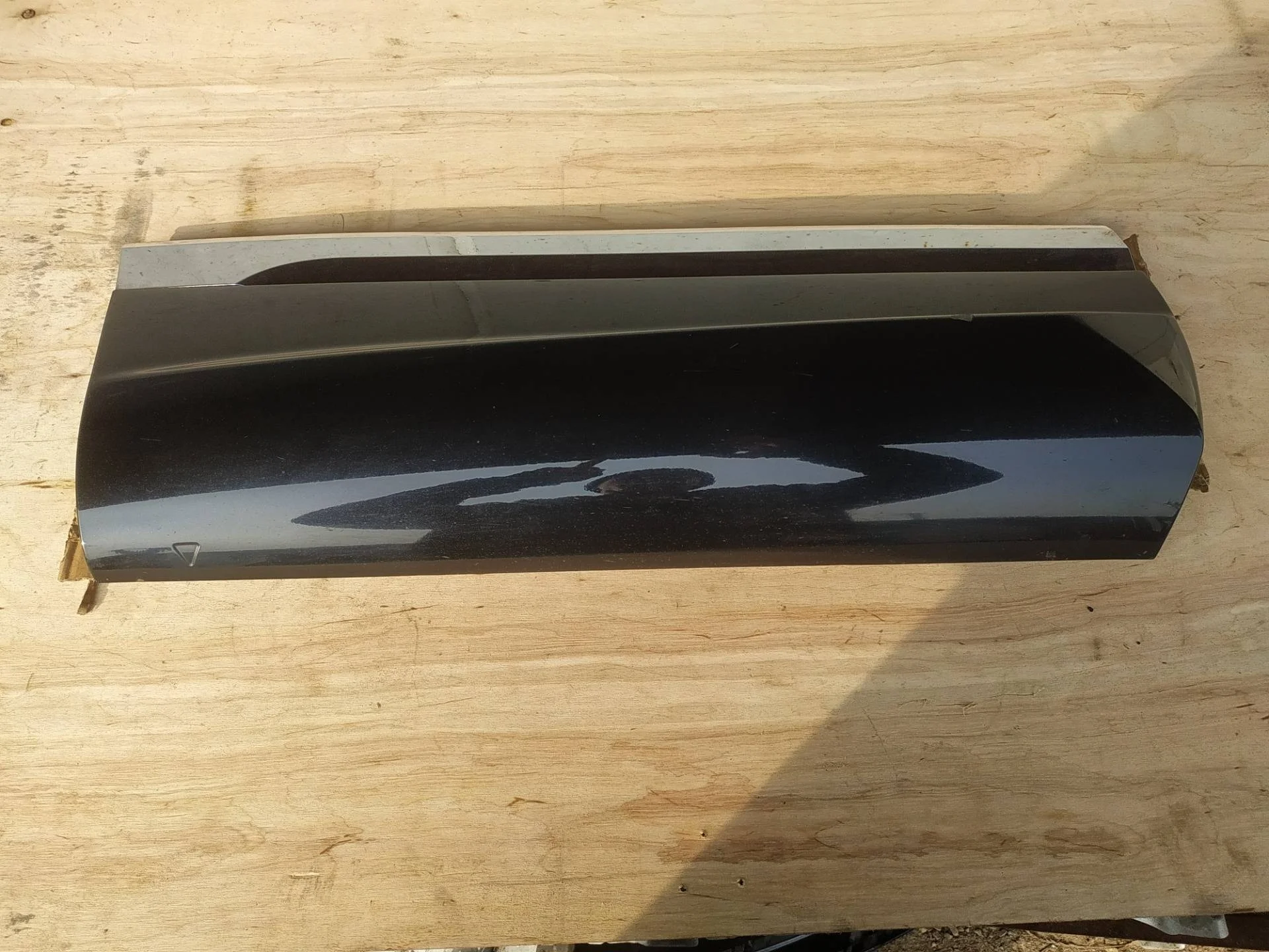 накладка двери задней правой Volkswagen Touareg 2 7P6 2014