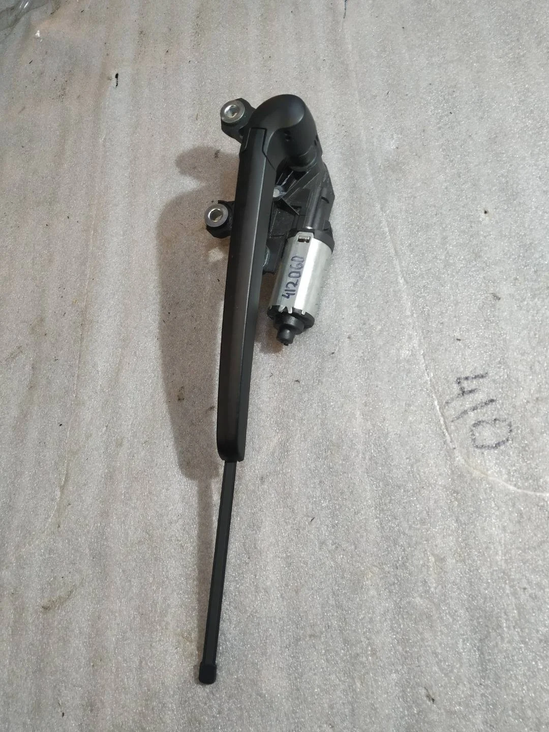 моторчик трапеции дворников (стеклоочистителя) Volkswagen Touareg 7P6 2011