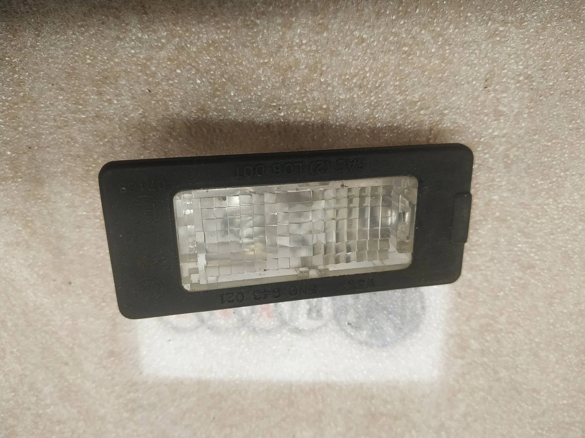 подсветка номера Volkswagen Touareg 2 7P6 2012