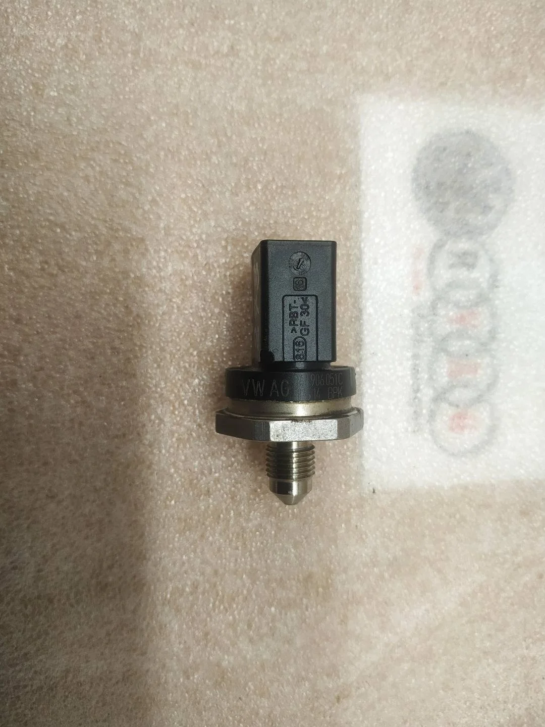 датчик давления топлива Volkswagen Touareg 2 7P6 2013