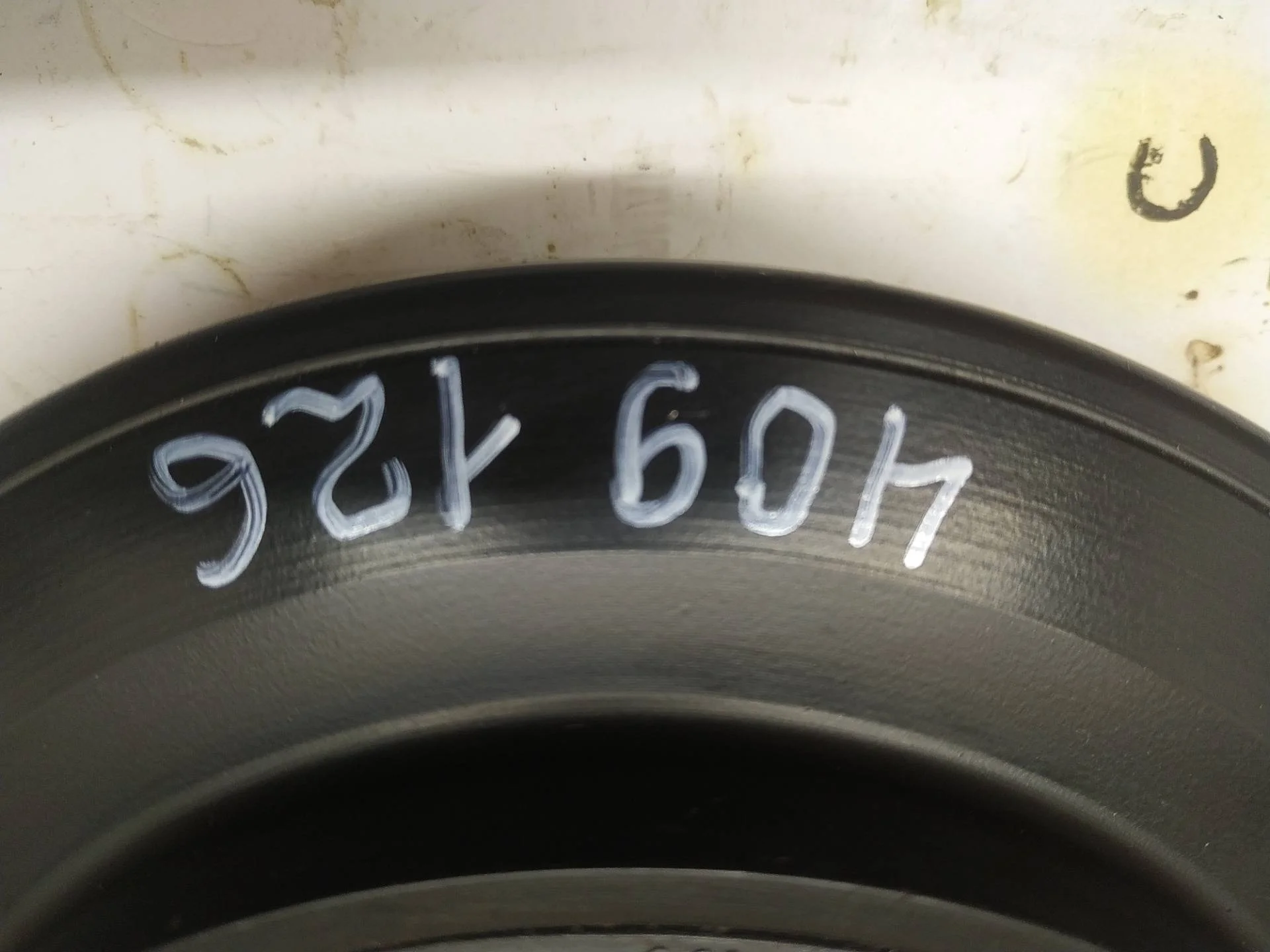 шкив коленвала Volkswagen Touareg 2 7P6 2014