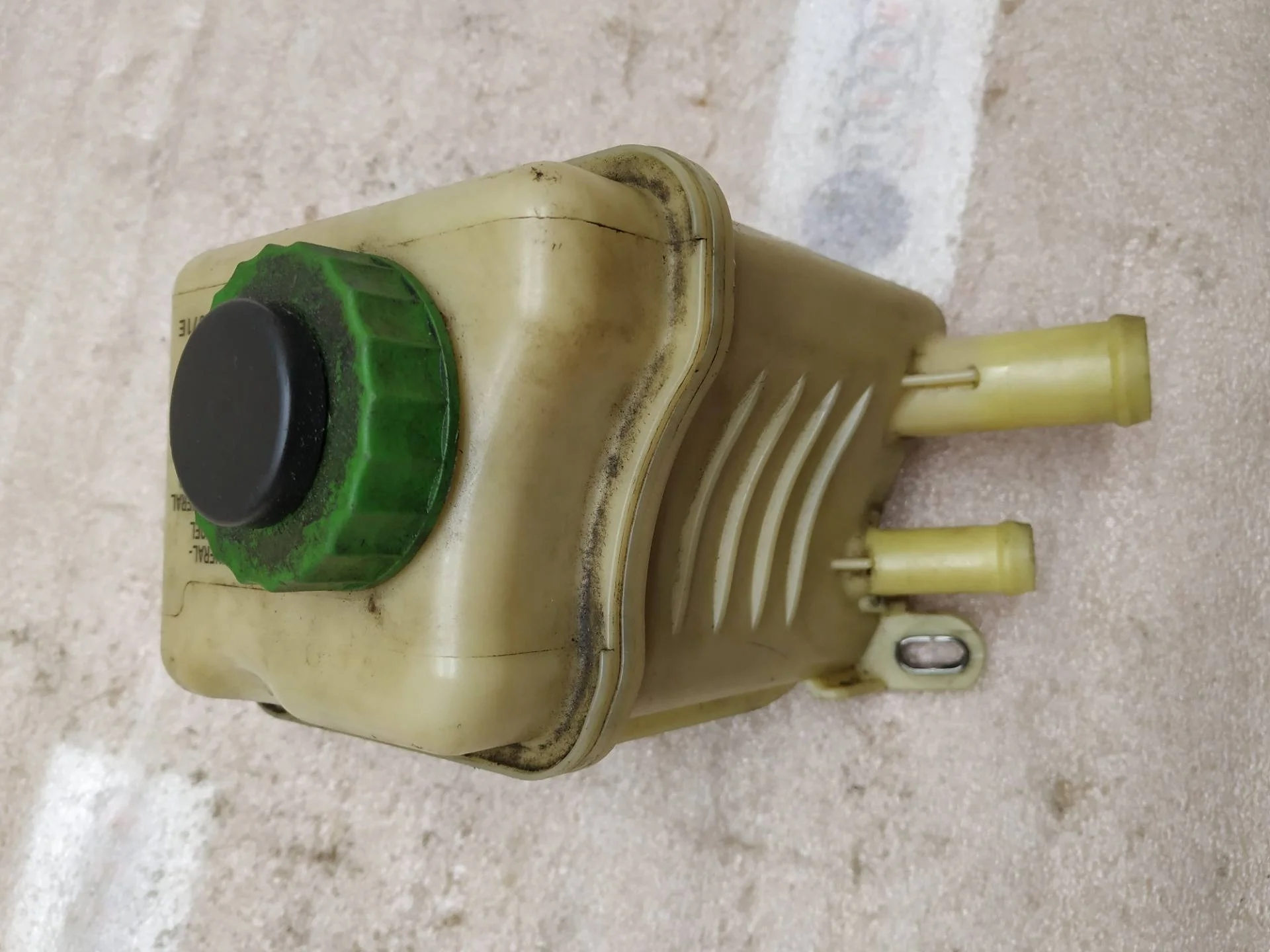 бачок гидроусилителя Volkswagen Touareg 2 7P6 2013