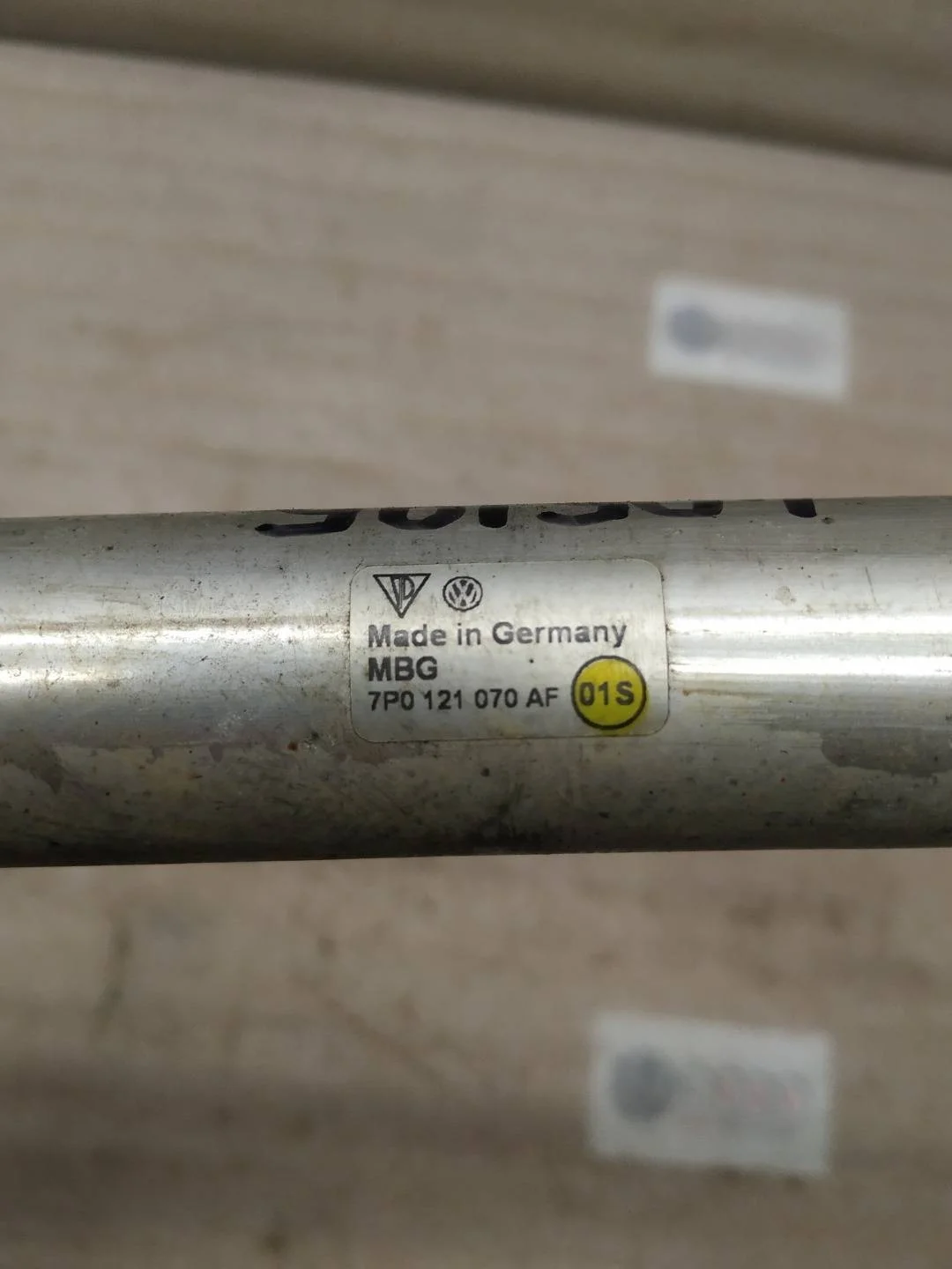 трубка охлаждающей жидкости металлическая Volkswagen Touareg 2 7P6 2011