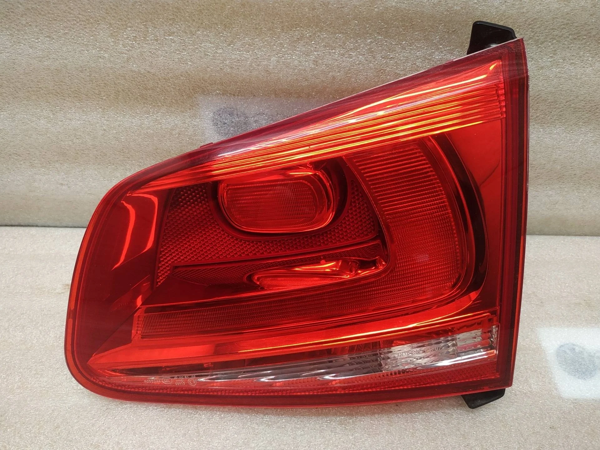 фонарь задний правый Volkswagen Touareg 2 7P6 2011