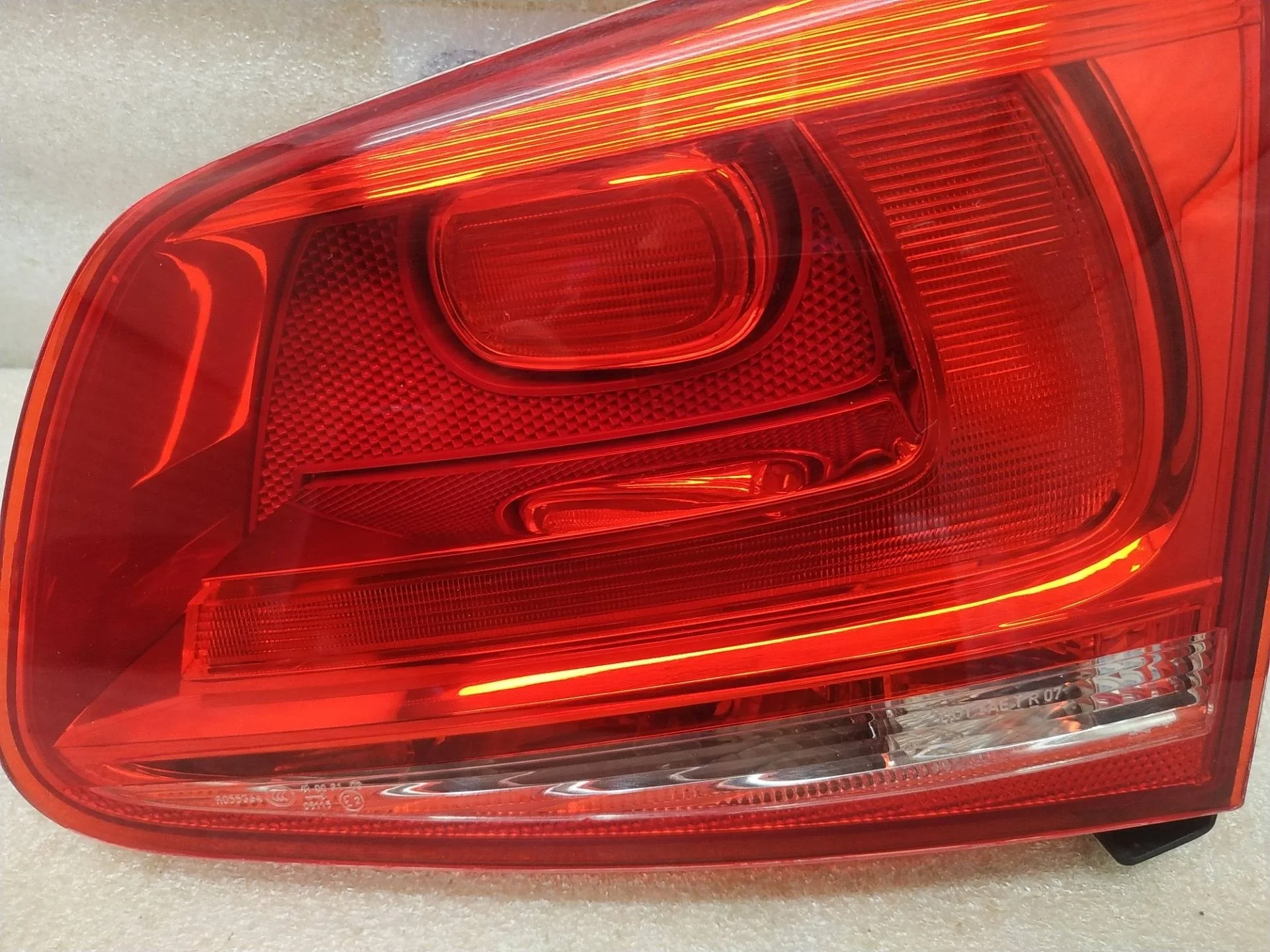 фонарь задний правый Volkswagen Touareg 2 7P6 2014