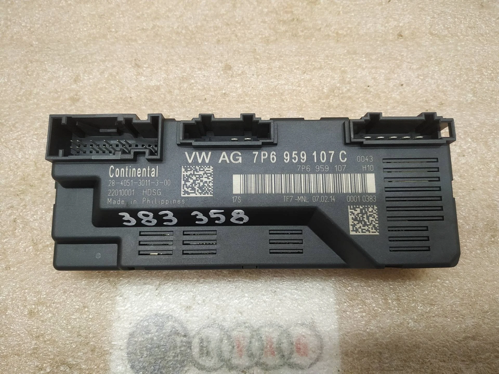 блок управления крышкой багажника Volkswagen Touareg 2 7P6 2014