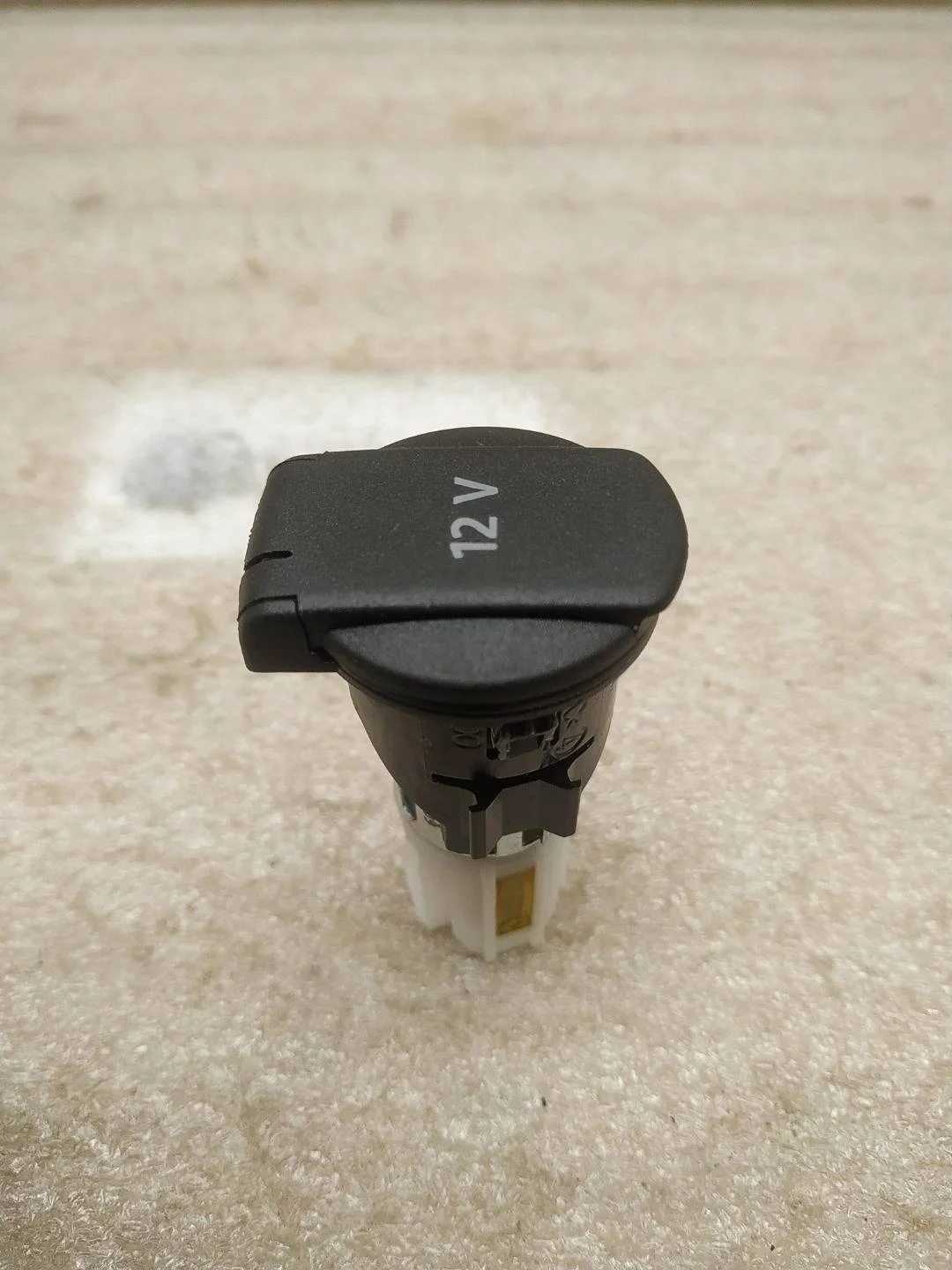 прикуриватель Volkswagen Touareg 2 7P6 2011