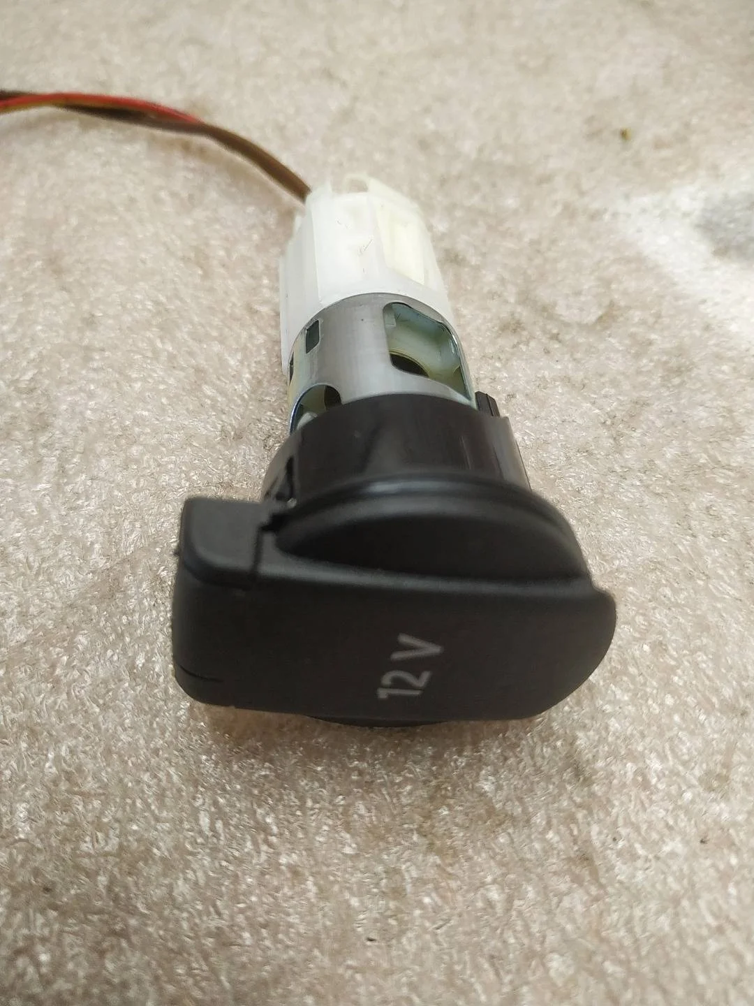 прикуриватель Volkswagen Touareg 2 7P6 2012