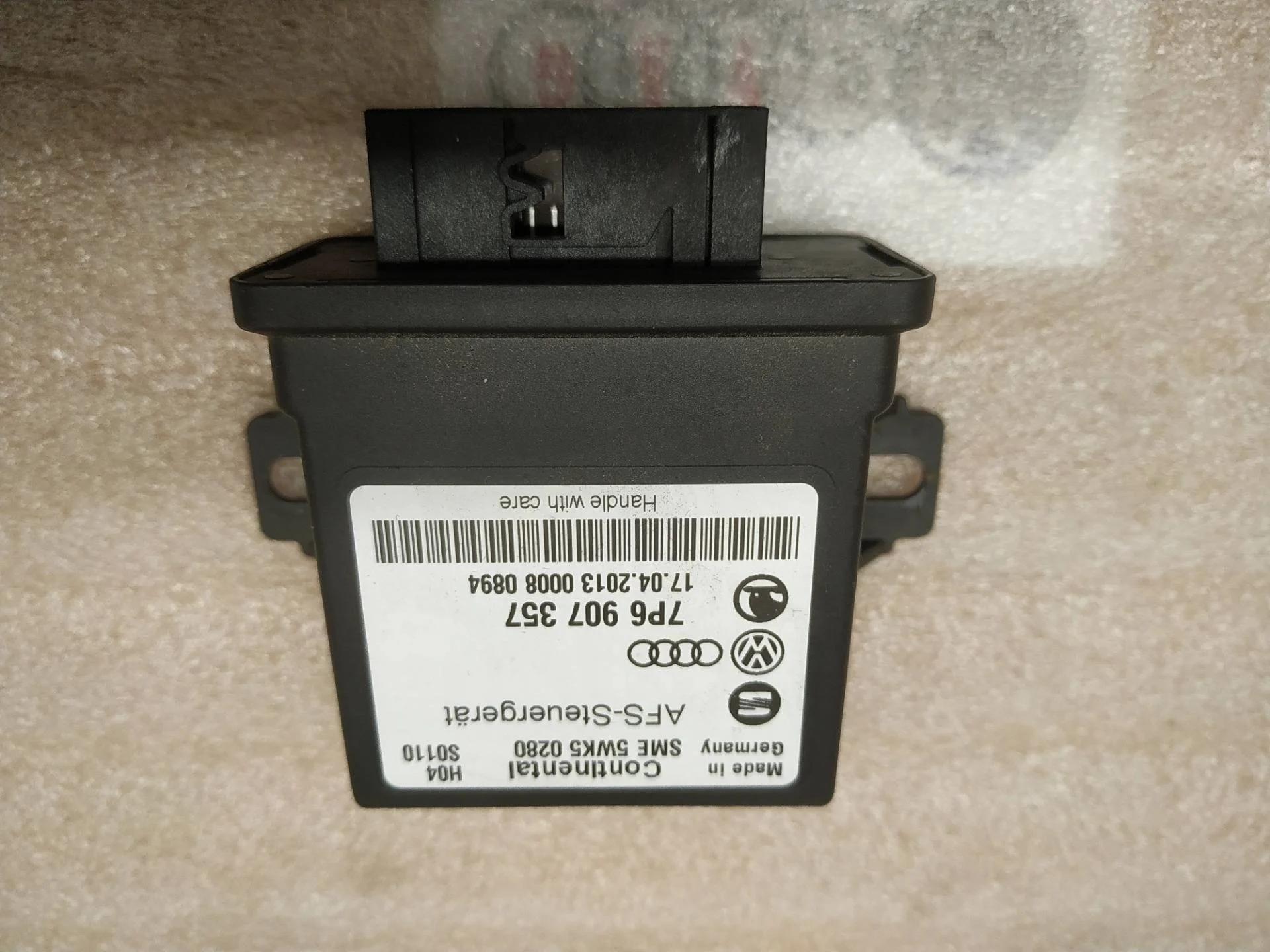 блок регулировки угла наклона фар Volkswagen Touareg 2 7P6 2013