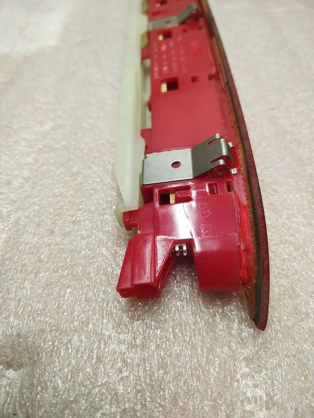 фонарь крышки багажника Volkswagen Touareg 2 7P6 2013