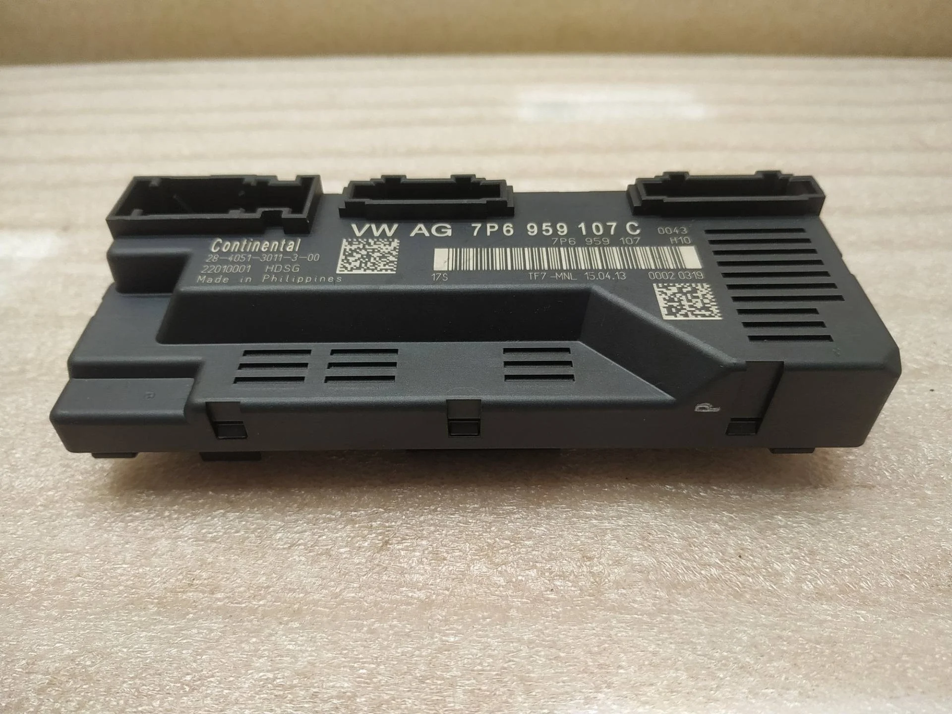 блок управления крышкой багажника Volkswagen Touareg 2 7P6 2013