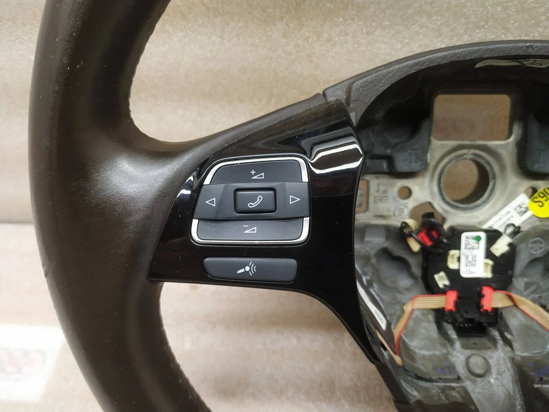 руль Volkswagen Touareg 2 7P6 2013