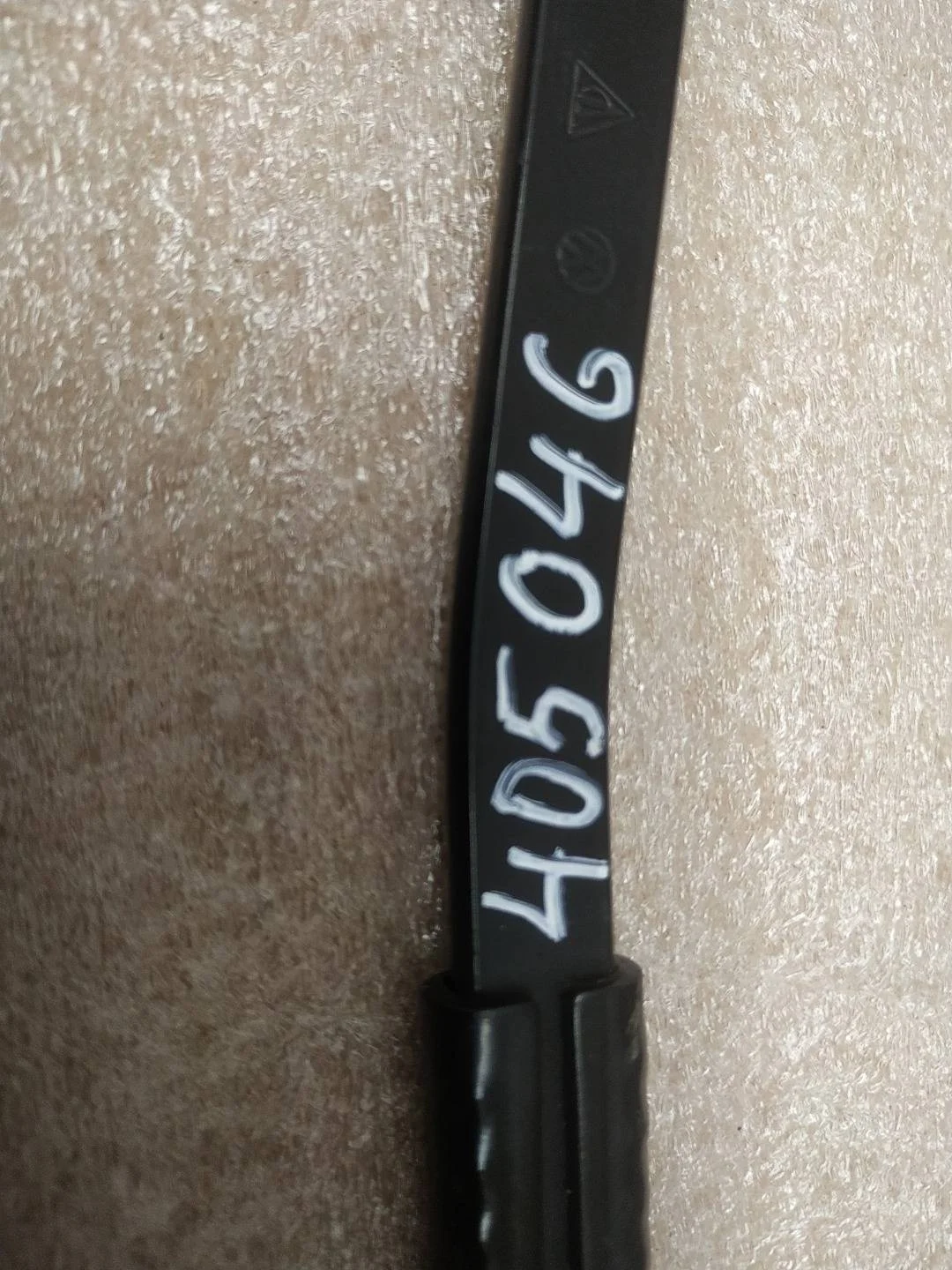 поводок стеклоочистителя левый Volkswagen Touareg 2 7P6 2011