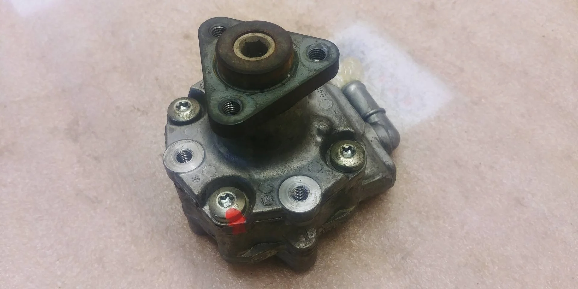 насос гидроусилителя руля Volkswagen Touareg 2 7P6 2012