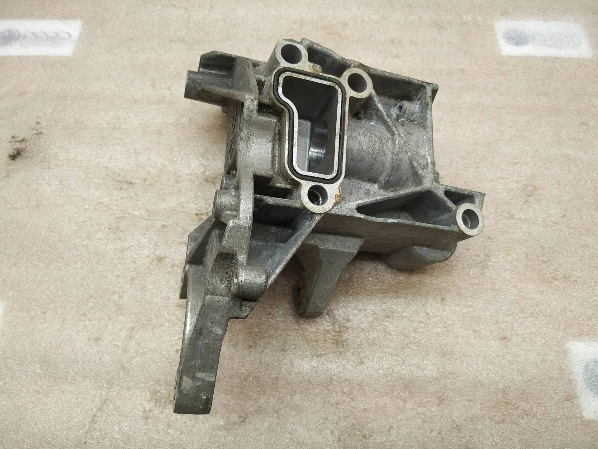 кронштейн гидроусилителя Volkswagen Touareg 2 7P6 2012