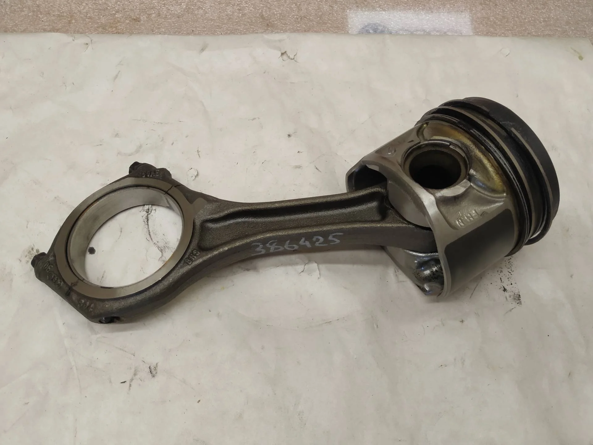 поршень Volkswagen Touareg 2 7P6 2013