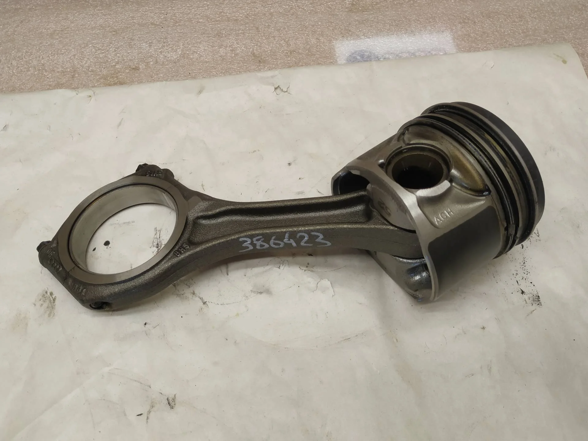 поршень Volkswagen Touareg 2 7P6 2013