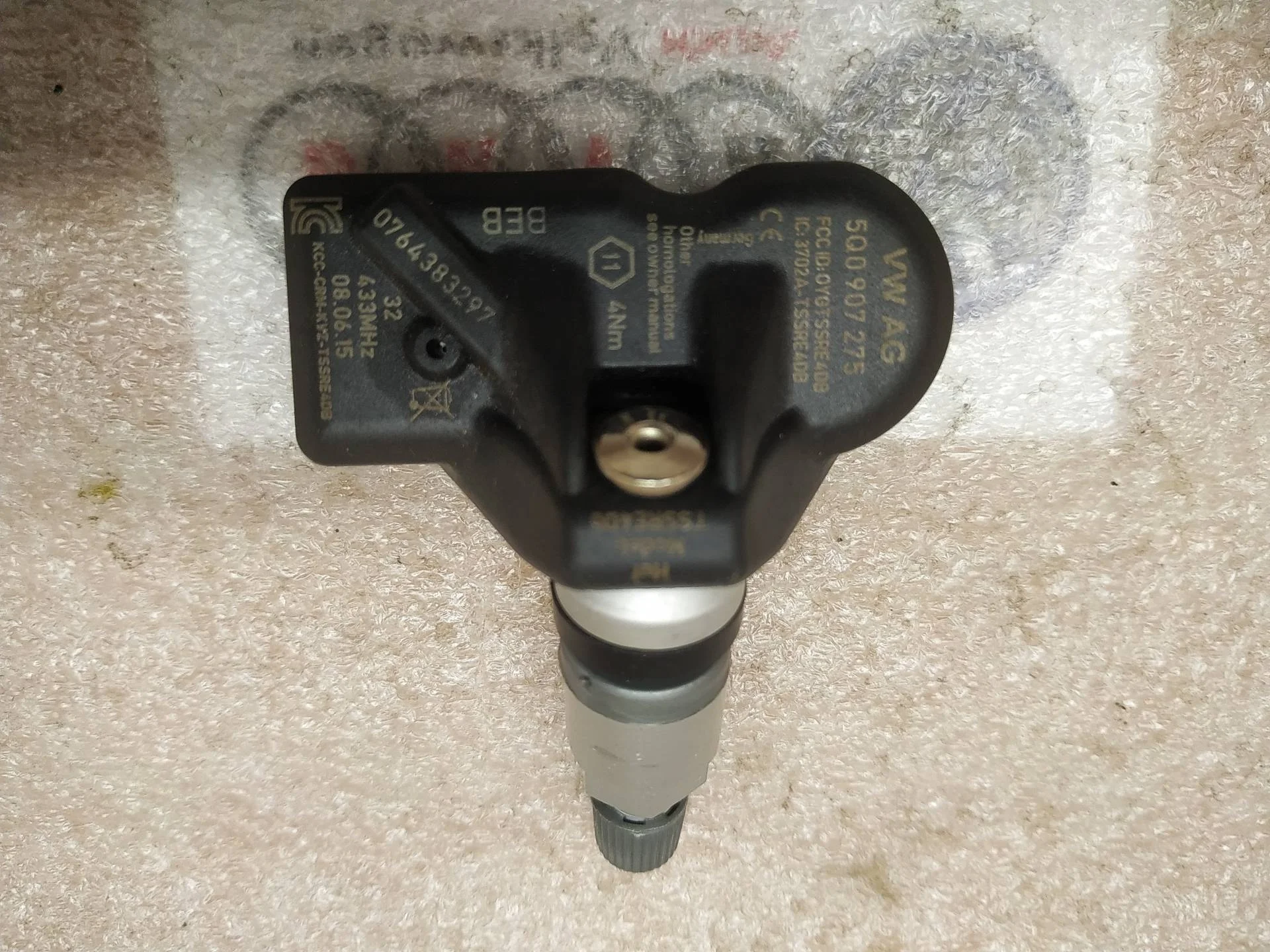 датчик давления в шине Volkswagen Touareg 2 7P6 2016