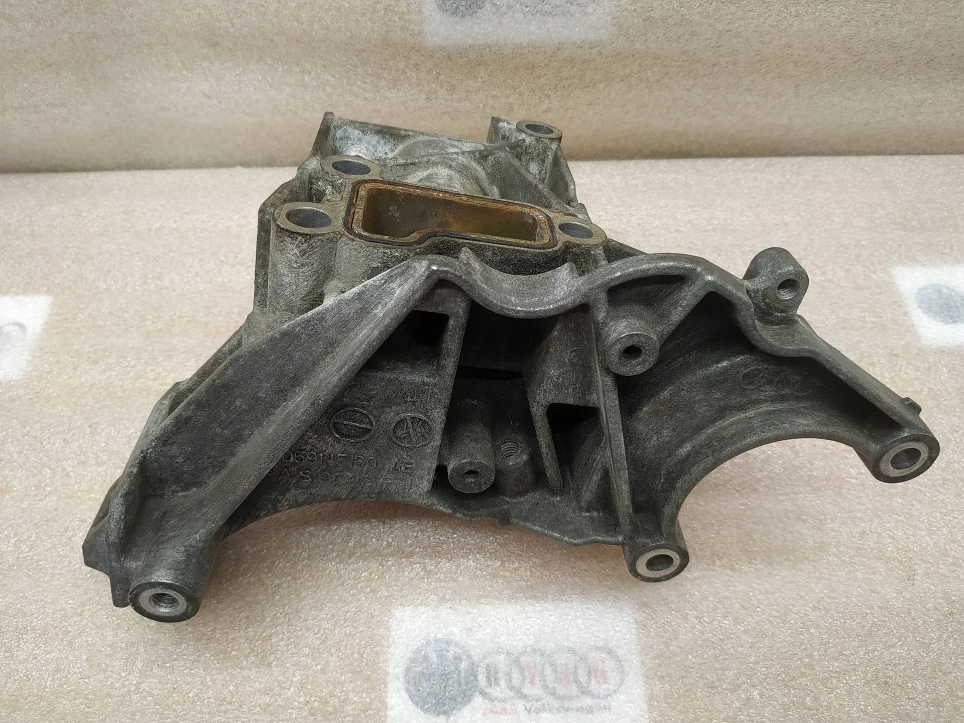 кронштейн гидроусилителя Volkswagen Touareg 2 7P6 2012