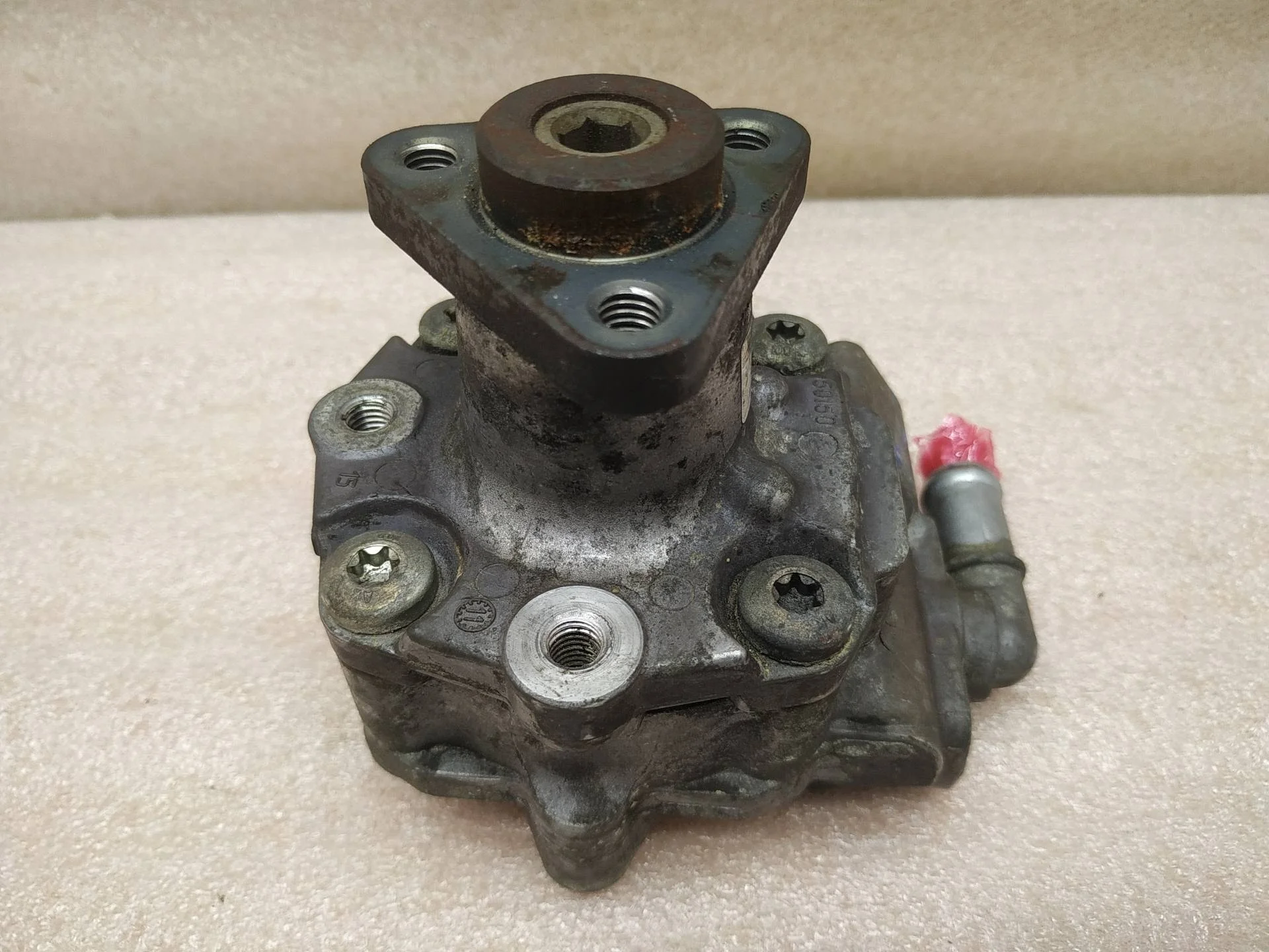 насос гидроусилителя руля Volkswagen Touareg 2 7P6 2012