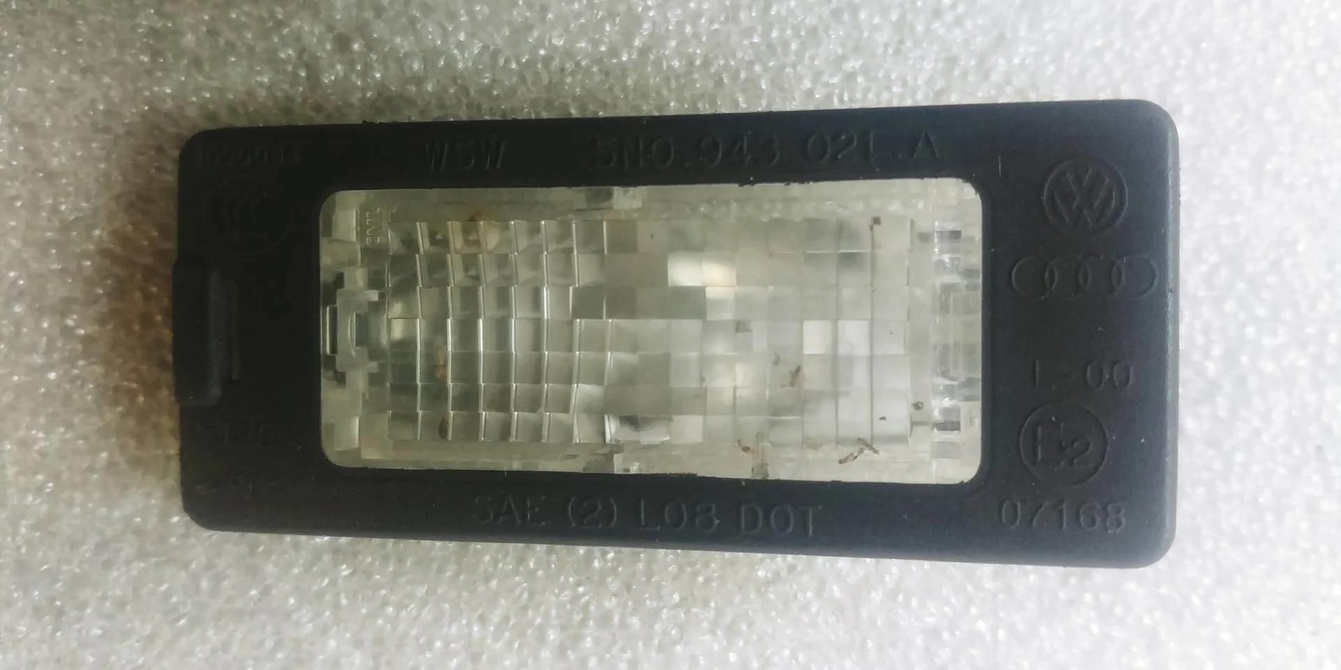 подсветка номера Volkswagen Touareg 2 7P6 2013