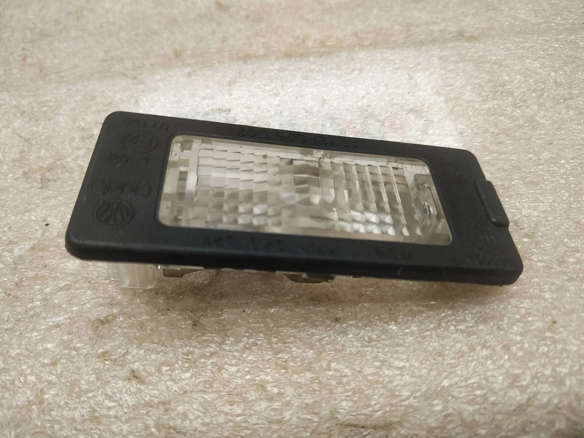 подсветка номера Volkswagen Touareg 2 7P6 2011