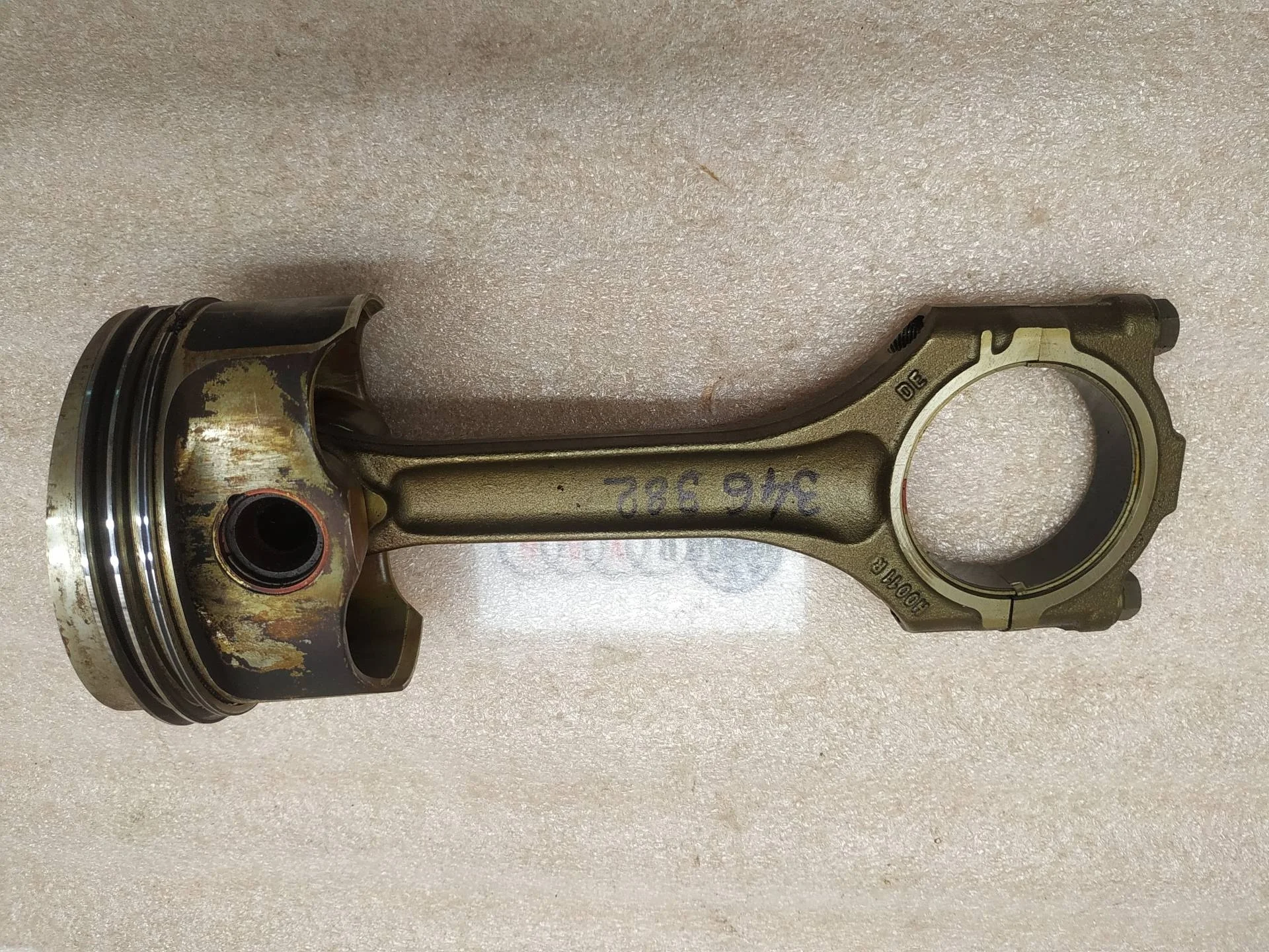 поршень Volkswagen Touareg 2 7P6 2011