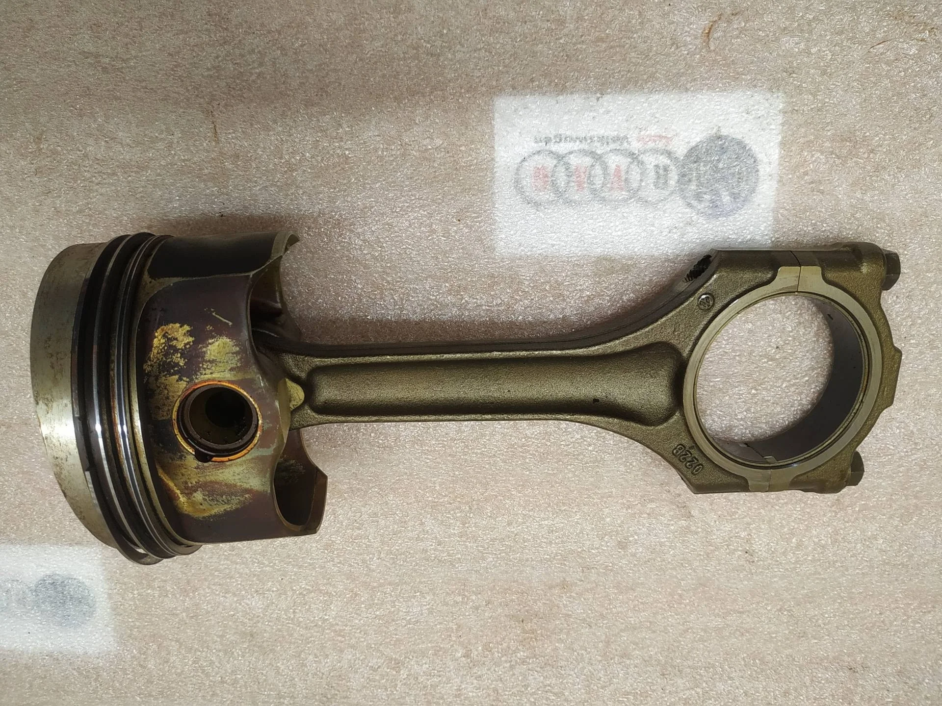 поршень Volkswagen Touareg 2 7P6 2011