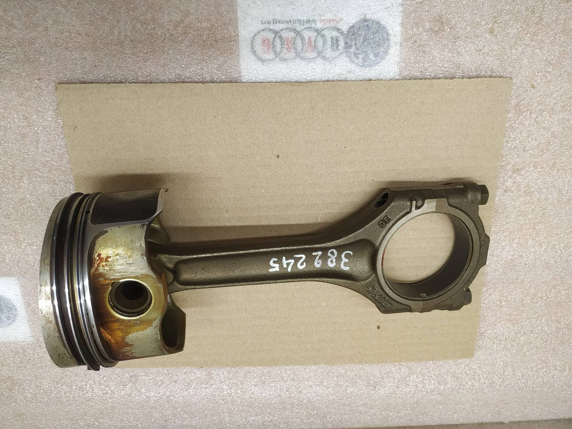 поршень Volkswagen Touareg 2 7P6 2011