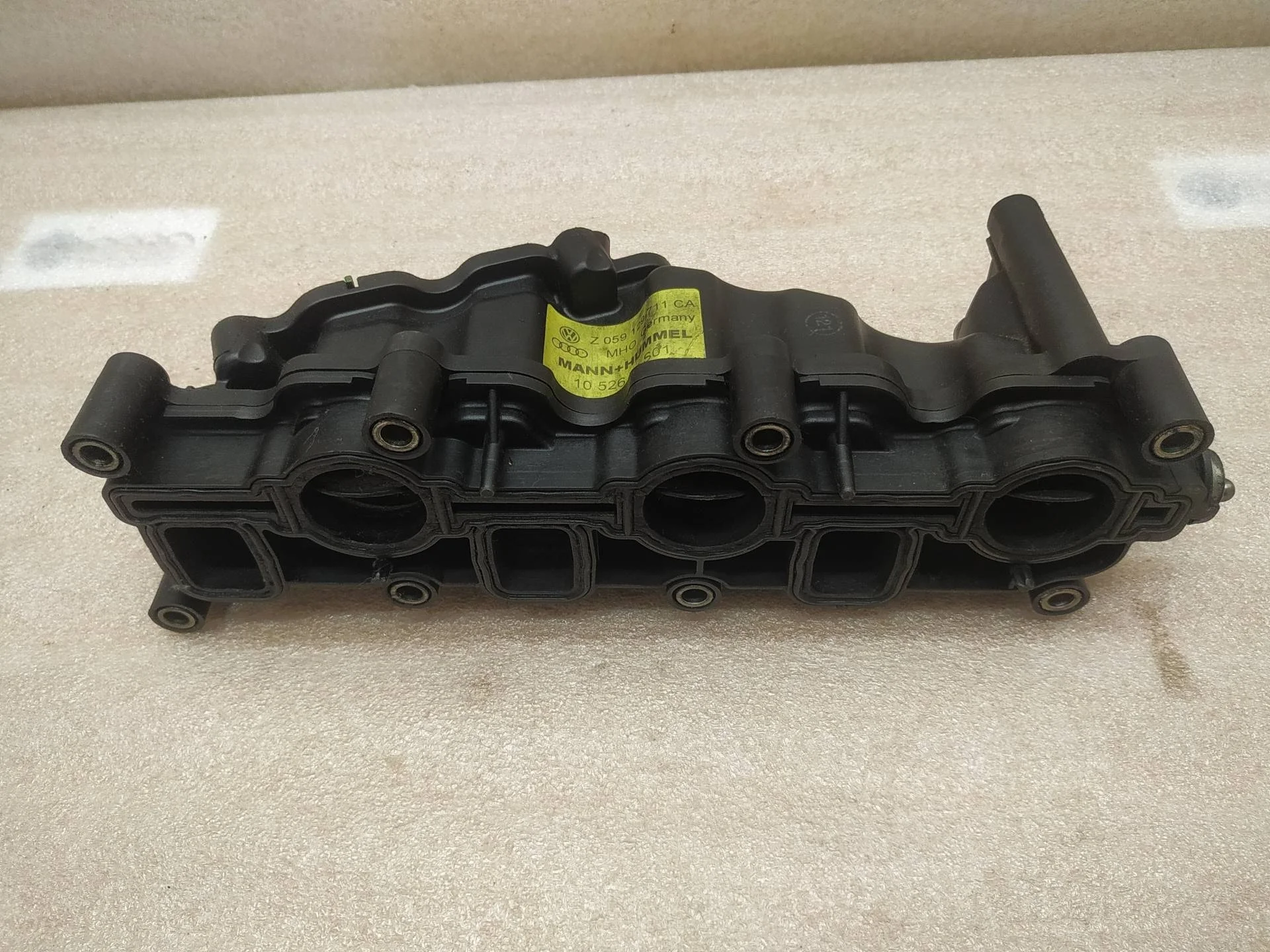 впускной коллектор левый Volkswagen Touareg 2 7P6 2012