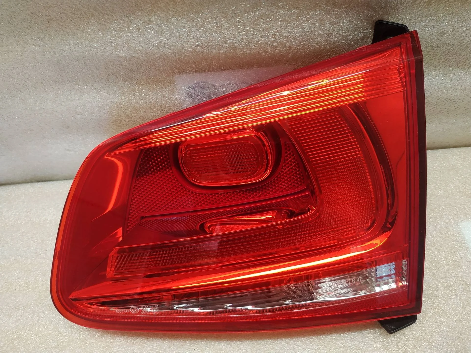 фонарь задний правый Volkswagen Touareg 2 7P6 2011