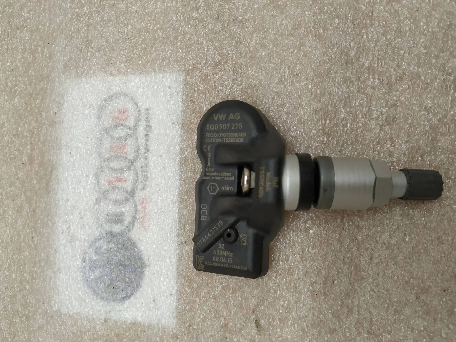 датчик давления в шине Volkswagen Touareg 2 7P6 2016