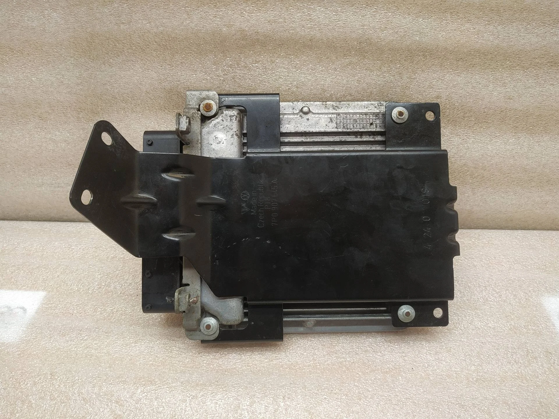 блок управления двигателем Volkswagen Touareg 2 7P6 2011