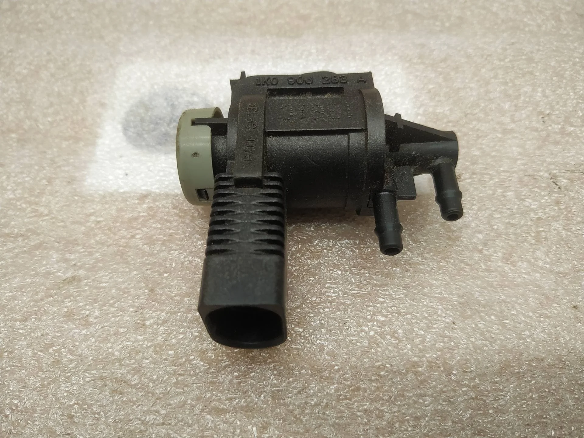 электромагнитный клапан Volkswagen Touareg 2 7P6 2012