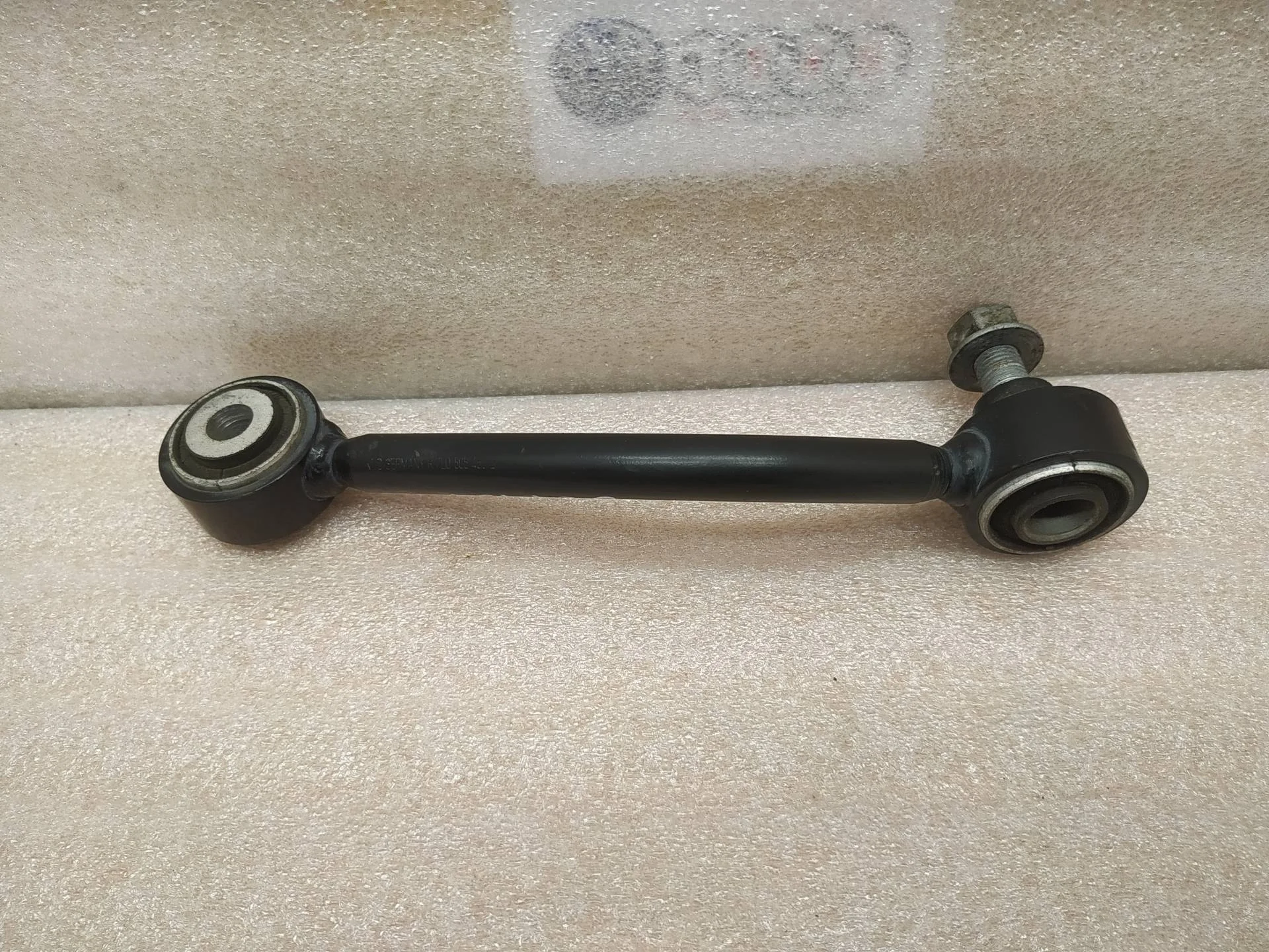 стойка стабилизатора задняя правая Volkswagen Touareg 2 7P6 2011