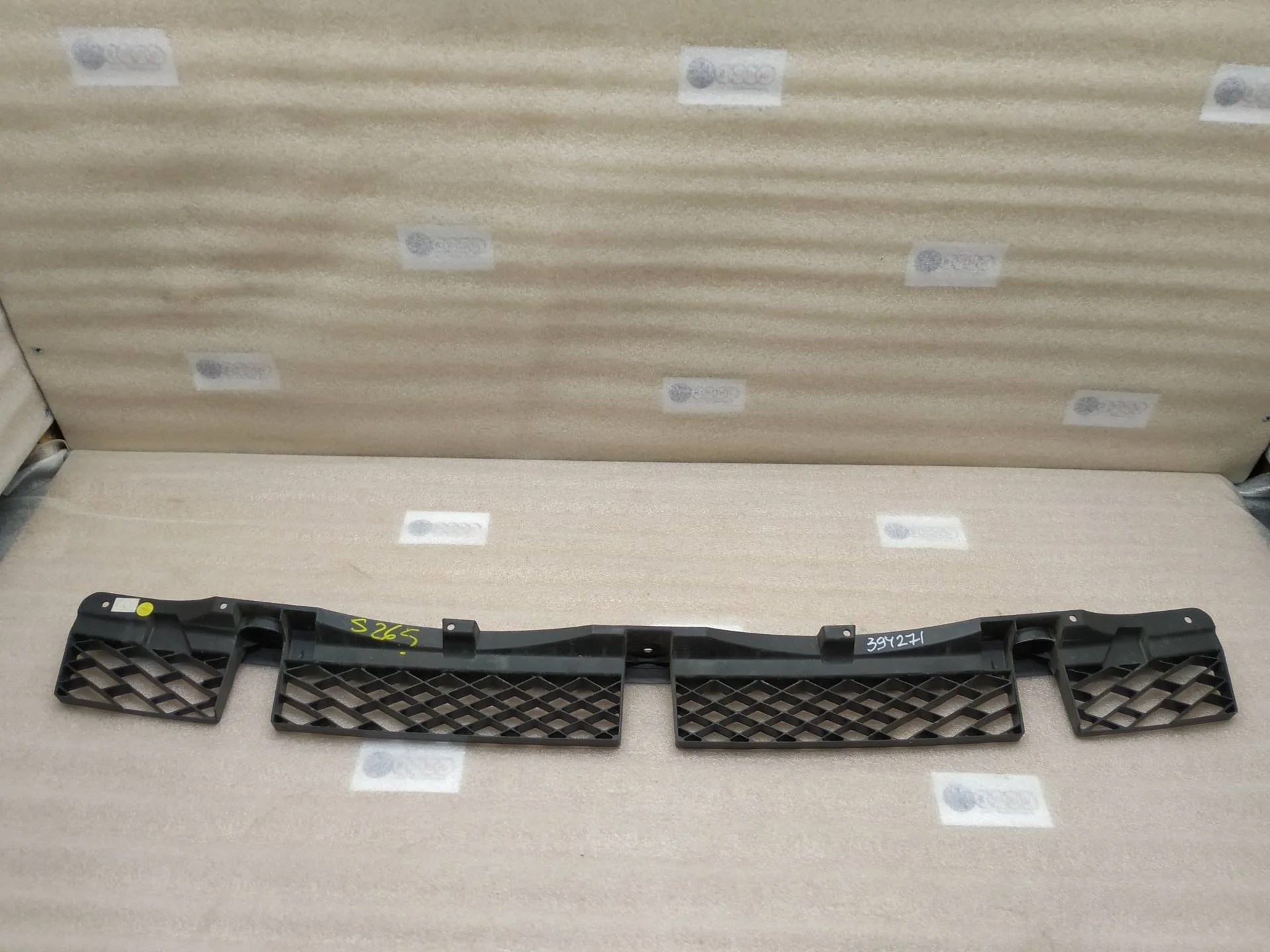 крепление заднего бампера Volkswagen Touareg 2 7P6 2012