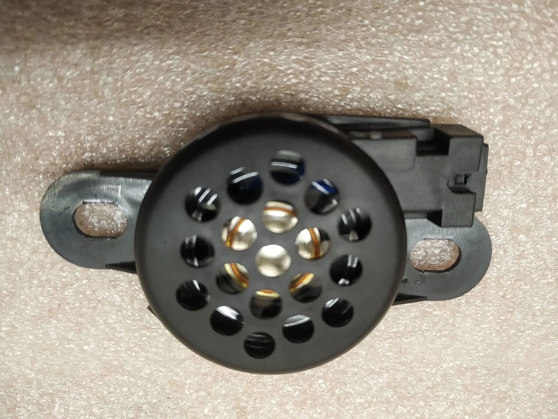 динамик высокочастотный (пищалка) двери Volkswagen Touareg 2 7P6 2011