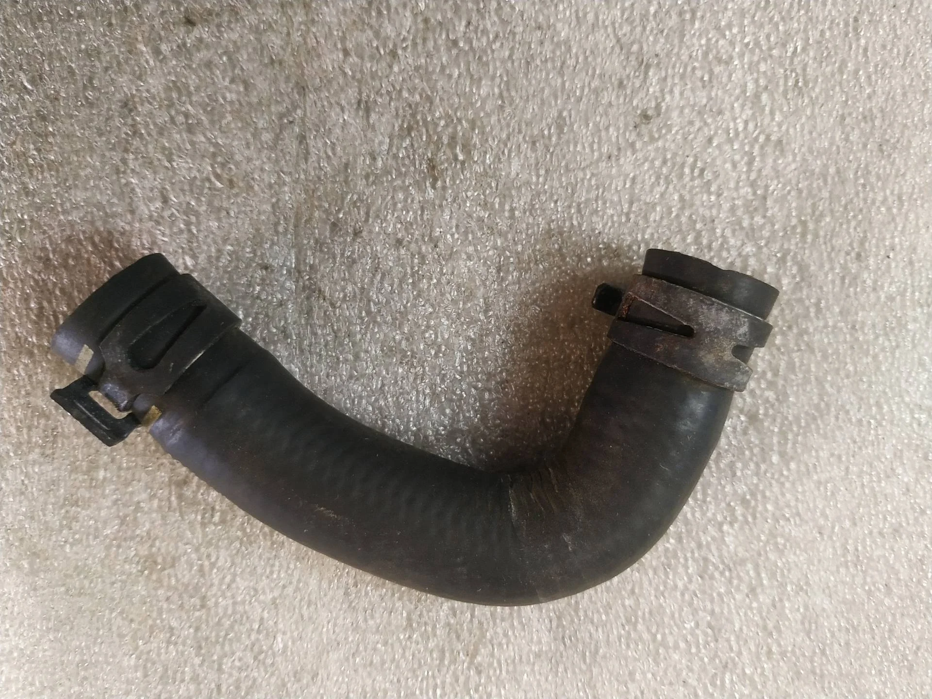 патрубок (трубопровод, шланг) Volkswagen Touareg 2 7P6 2014