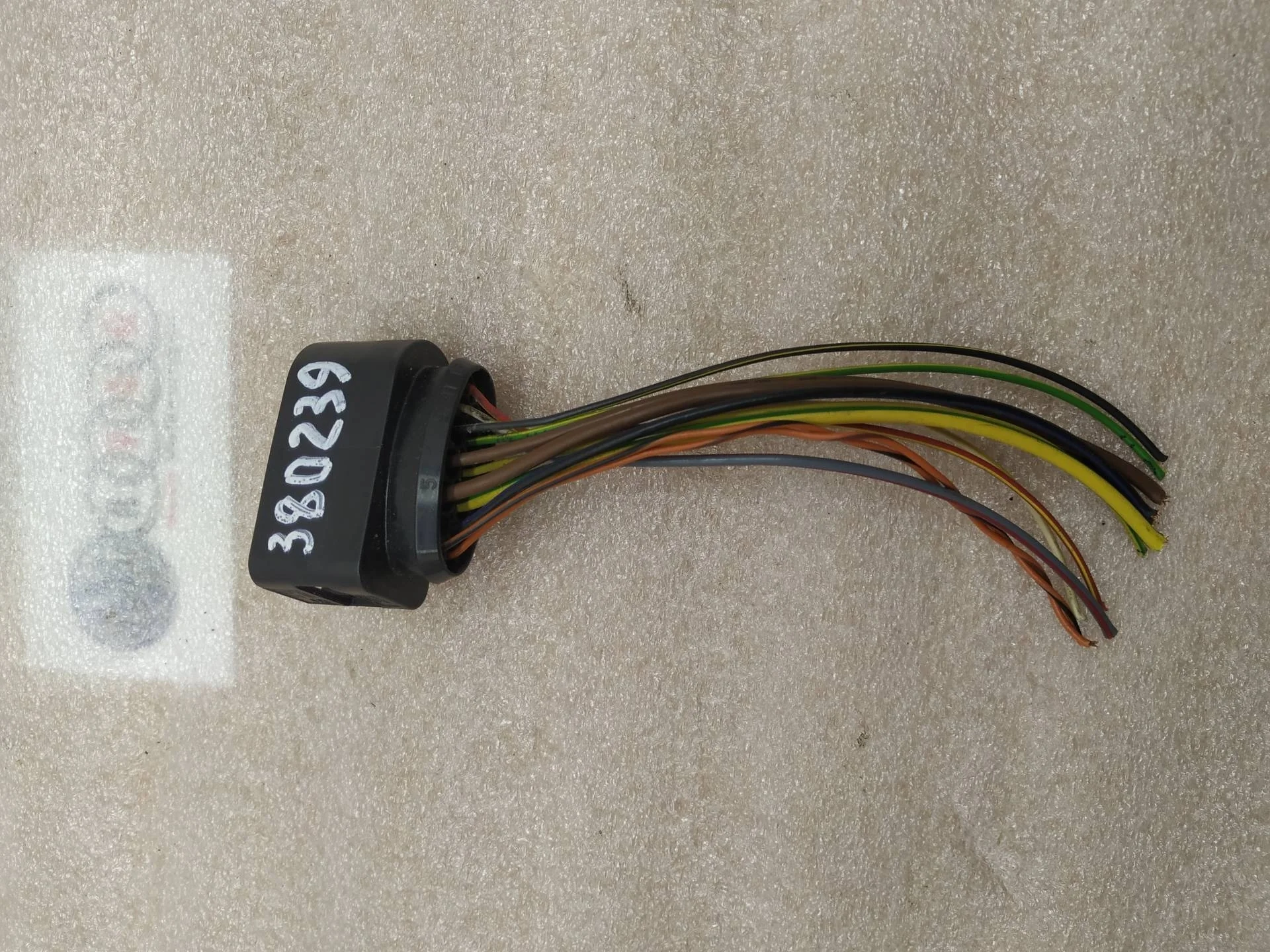 Разъем фары Volkswagen Touareg 2 7P6 2016