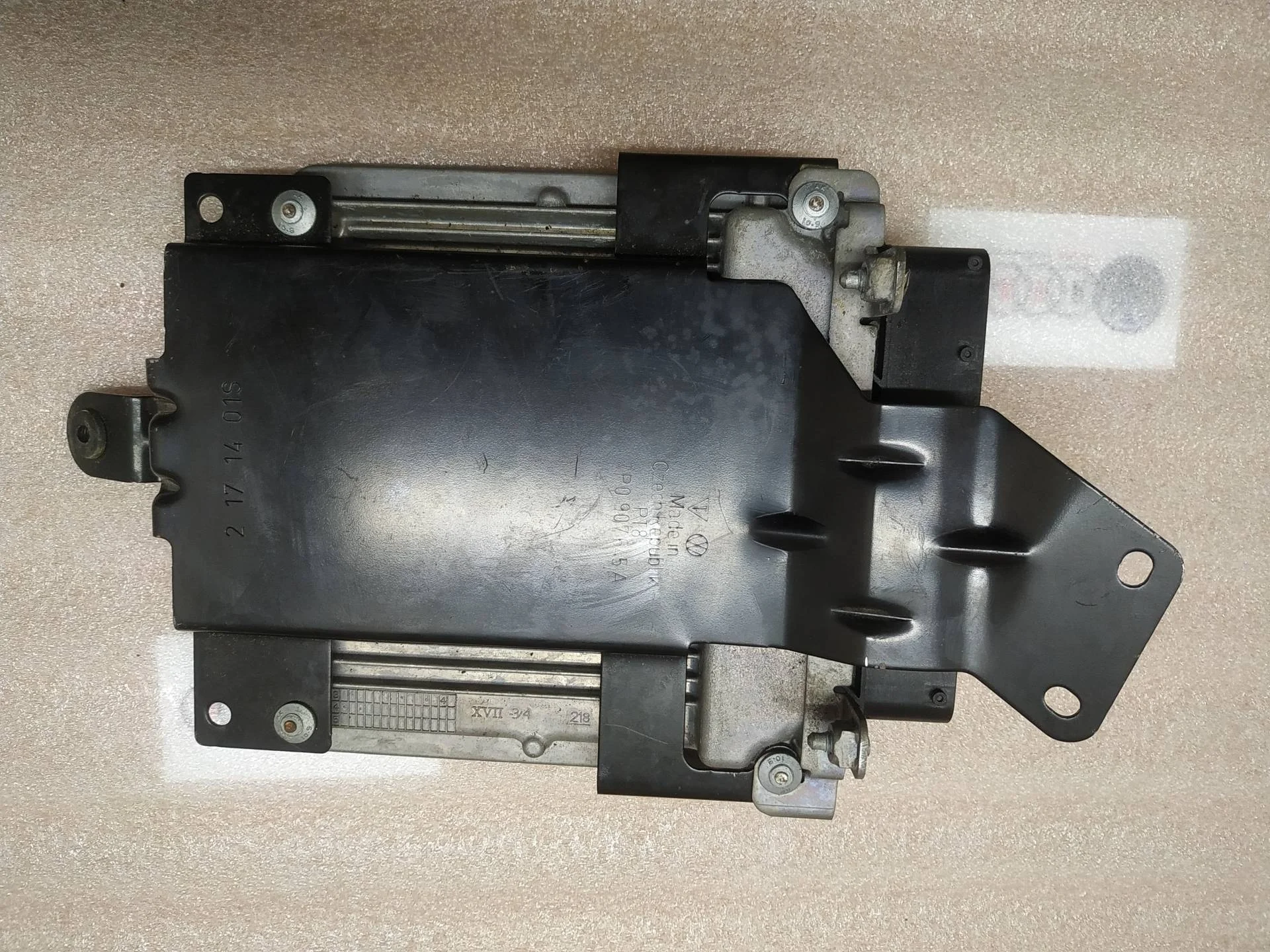 блок управления двигателем Volkswagen Touareg 2 7P6 2014